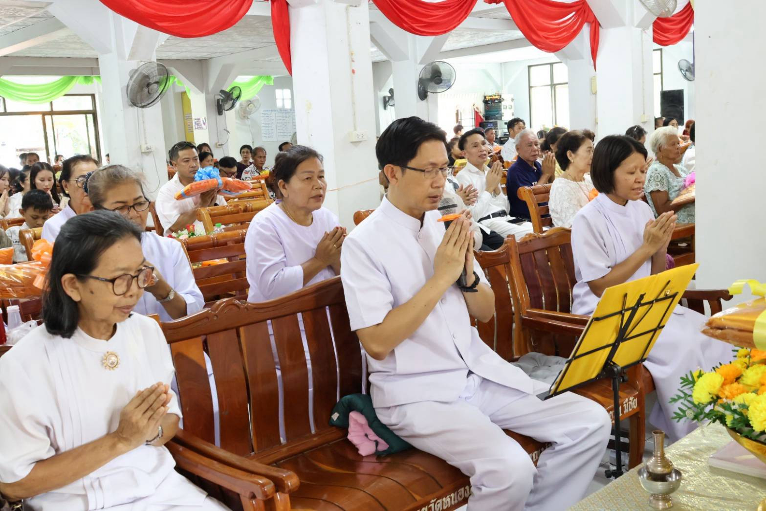 ภาพกล่าวคำถวายกฐินวัดหนองสะแก