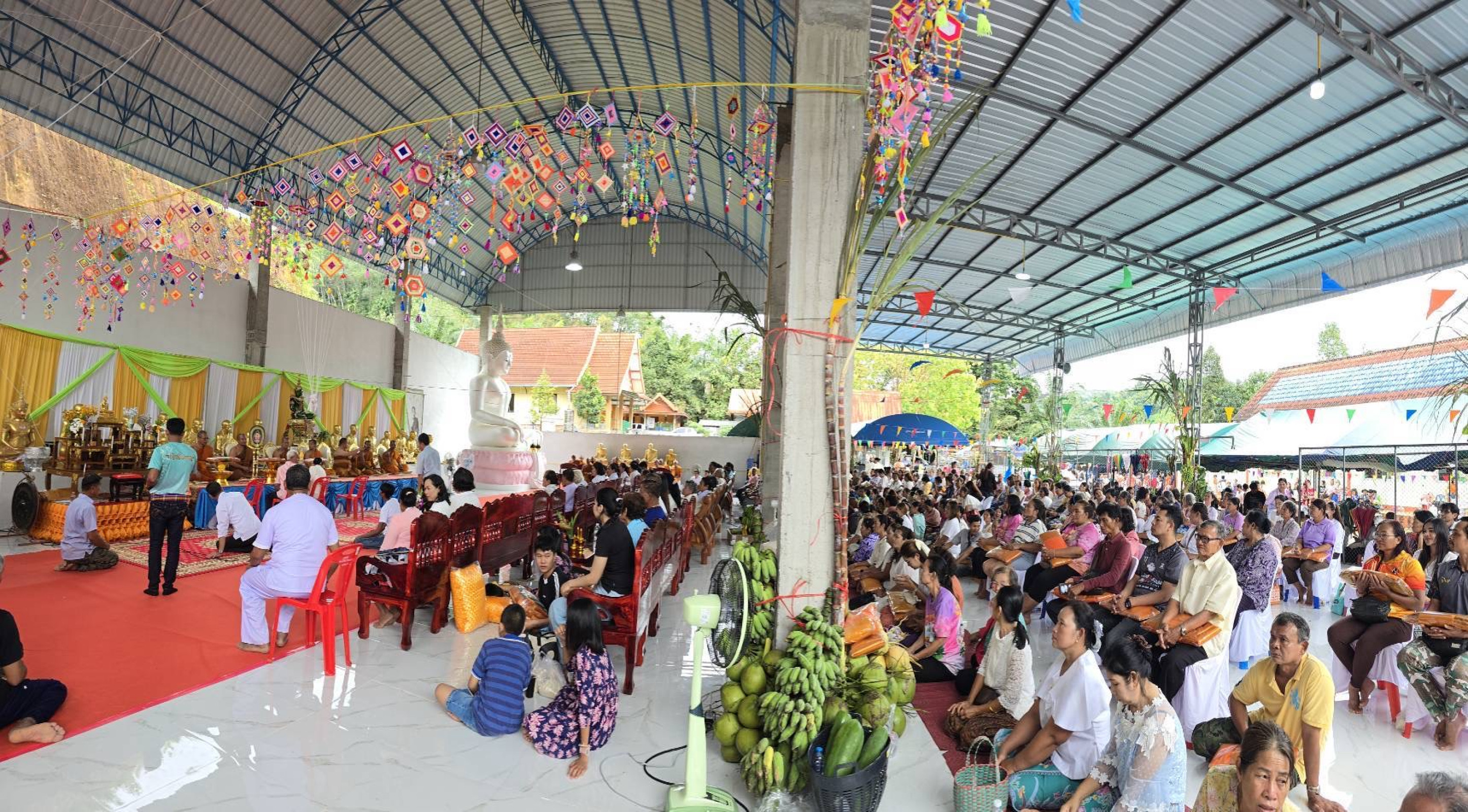 ภาพร่วมพิธีกรรมที่พักสงฆ์ในกรัง