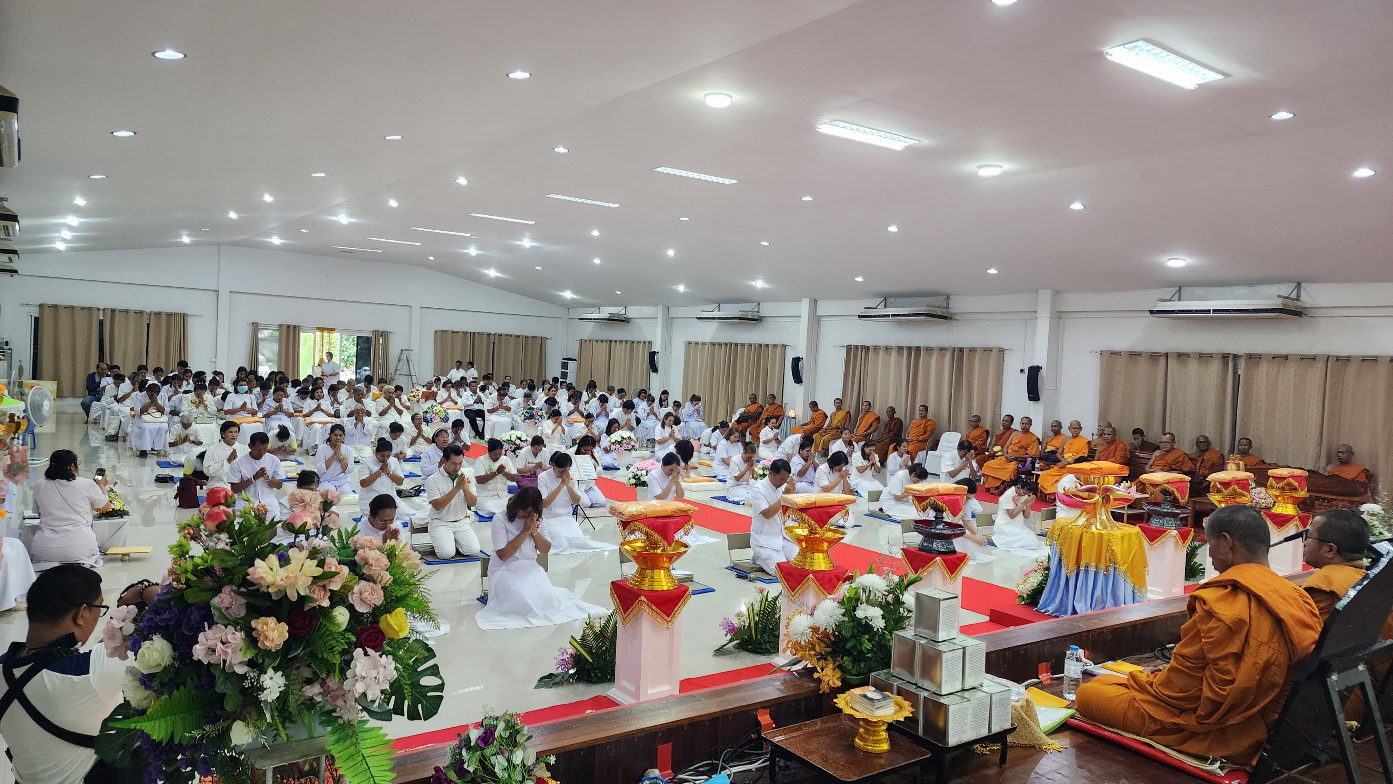 ภาพร่วมพิธีกรรมธุดงคสถานสุราษฎร์ธานี