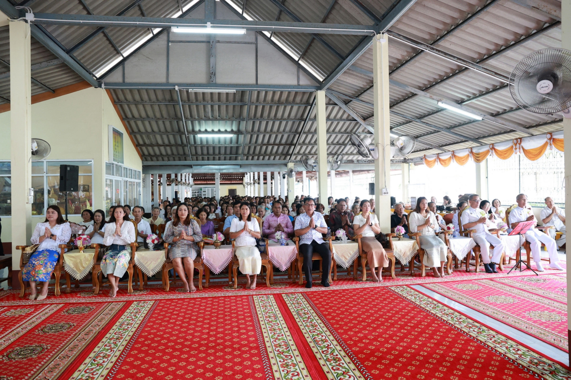 ภาพร่วมพิธีกรรมวัดราษฎร์รังสรรค์