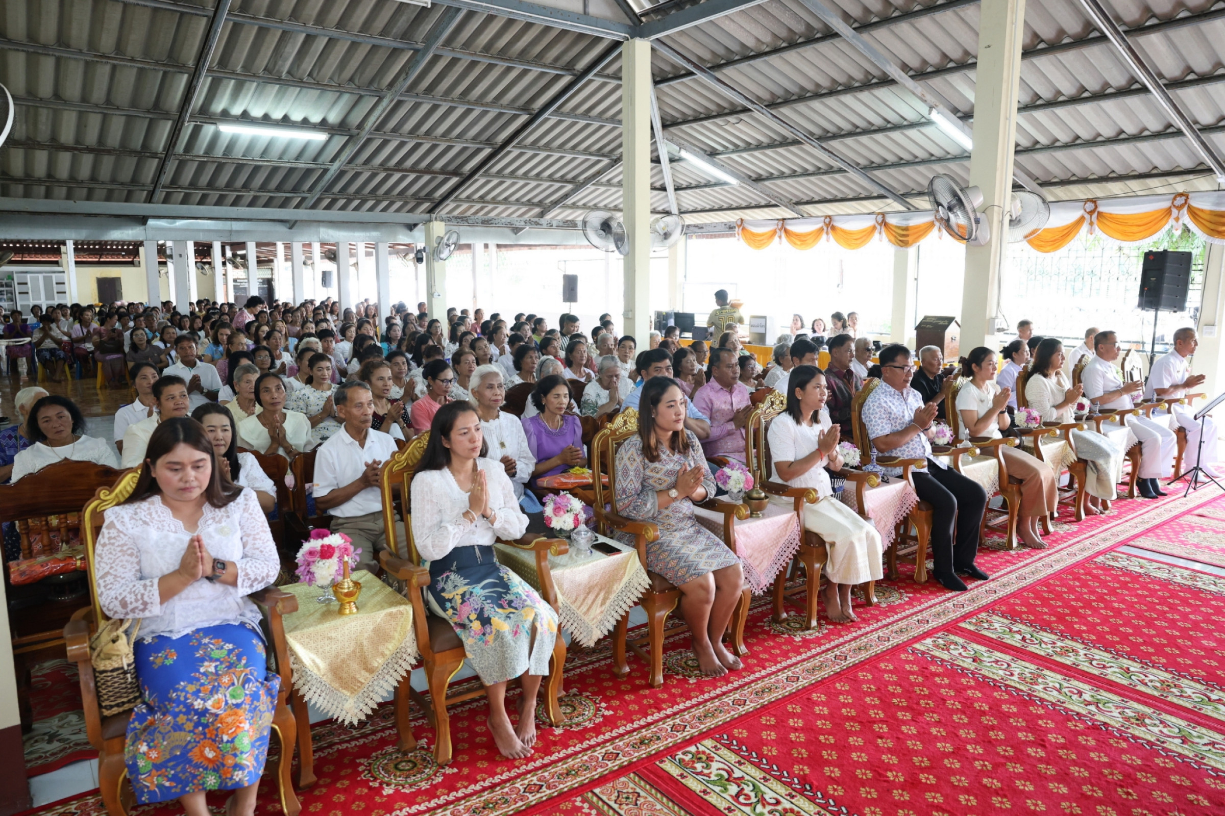 ภาพร่วมพิธีกรรมวัดราษฎร์รังสรรค์