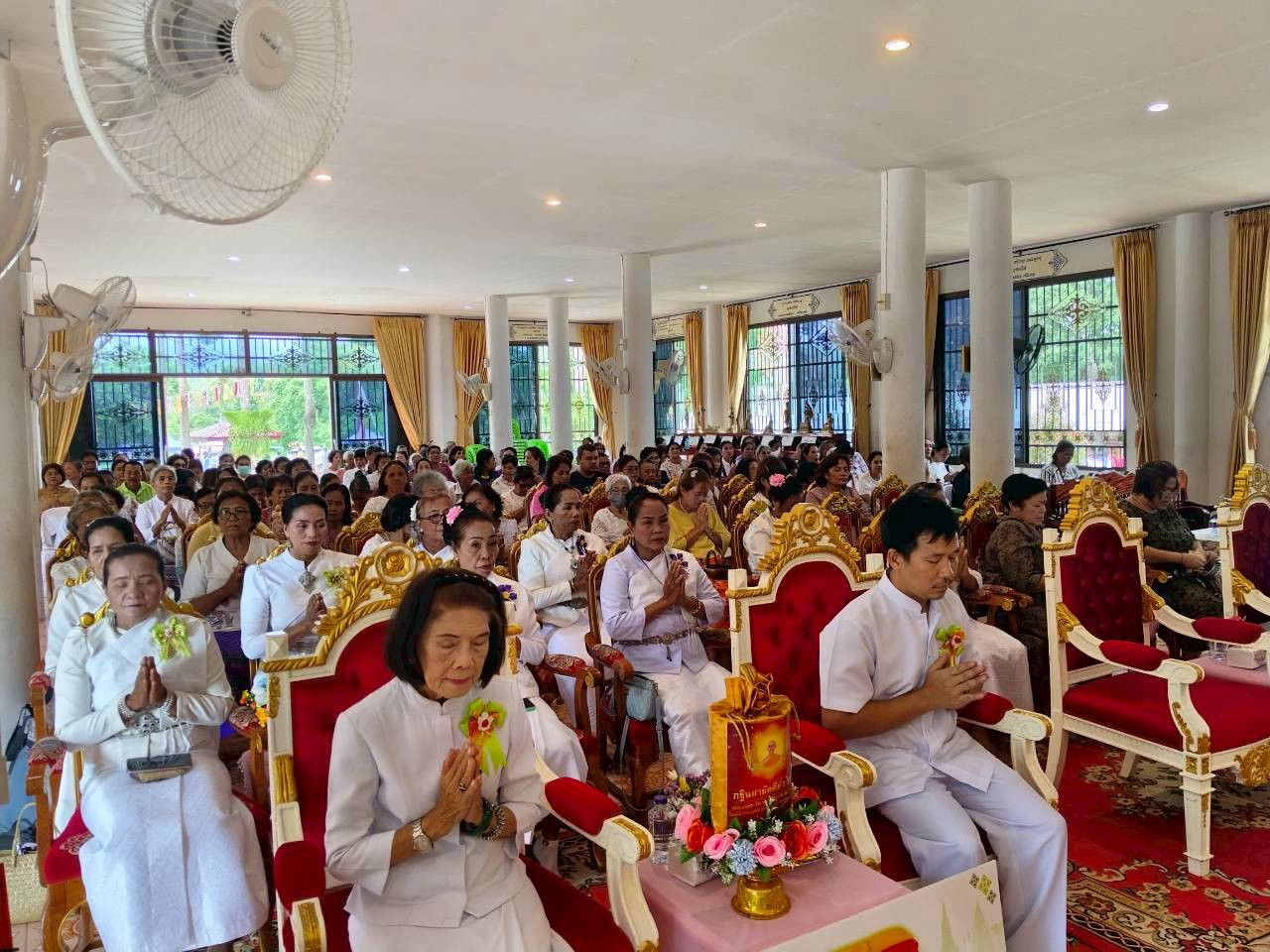 ภาพร่วมพิธีกรรมวัดโหละคล้า