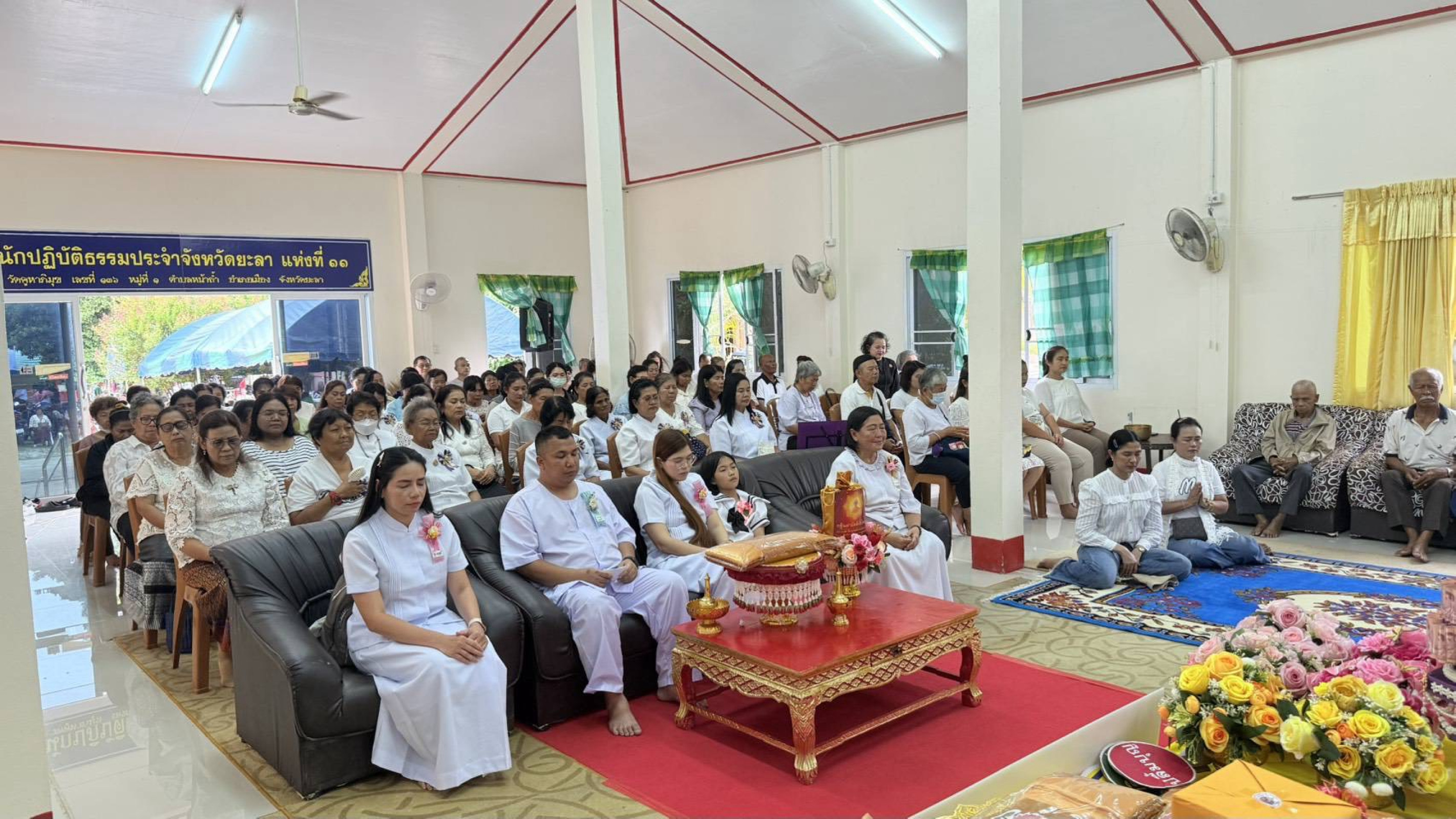 ภาพร่วมพิธีกรรมวัดคูหาภิมุข