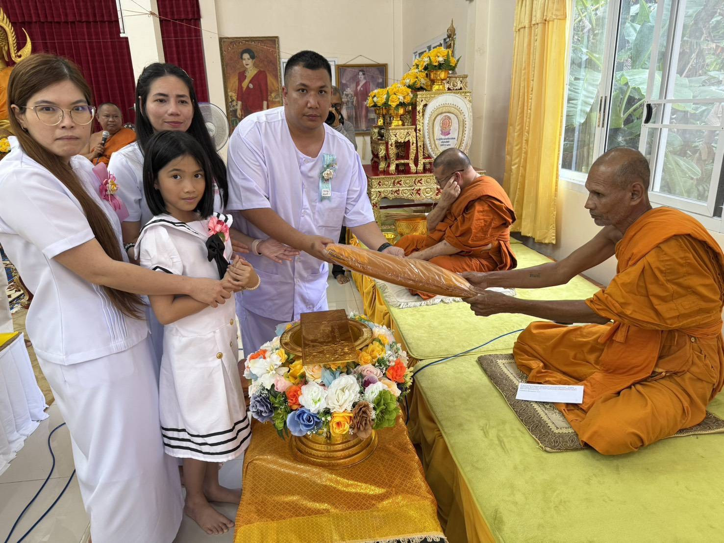 ภาพร่วมพิธีกรรมวัดคูหาภิมุข