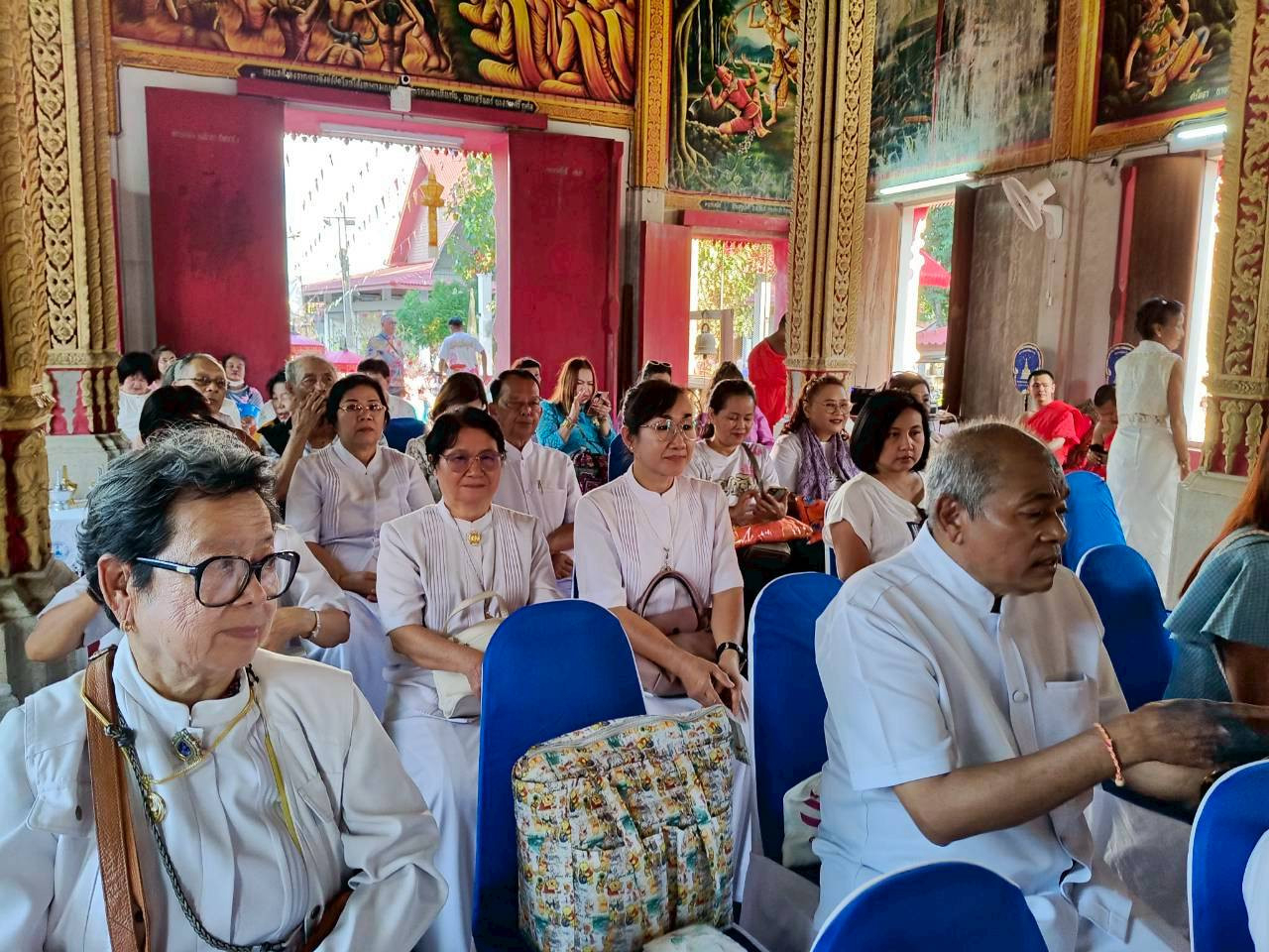 ภาพร่วมพิธีกรรมวัดห้วยเกี๋ยง