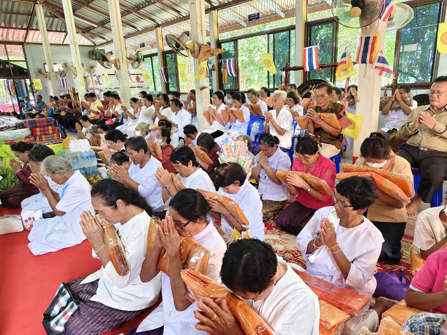 ภาพร่วมพิธีกรรมวัดป่าจันทราวาส