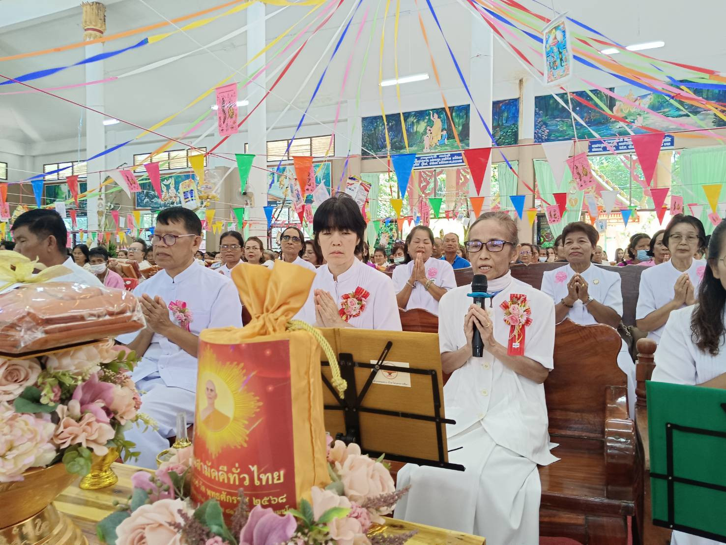 ภาพร่วมพิธีกรรมวัดหนองปรือ