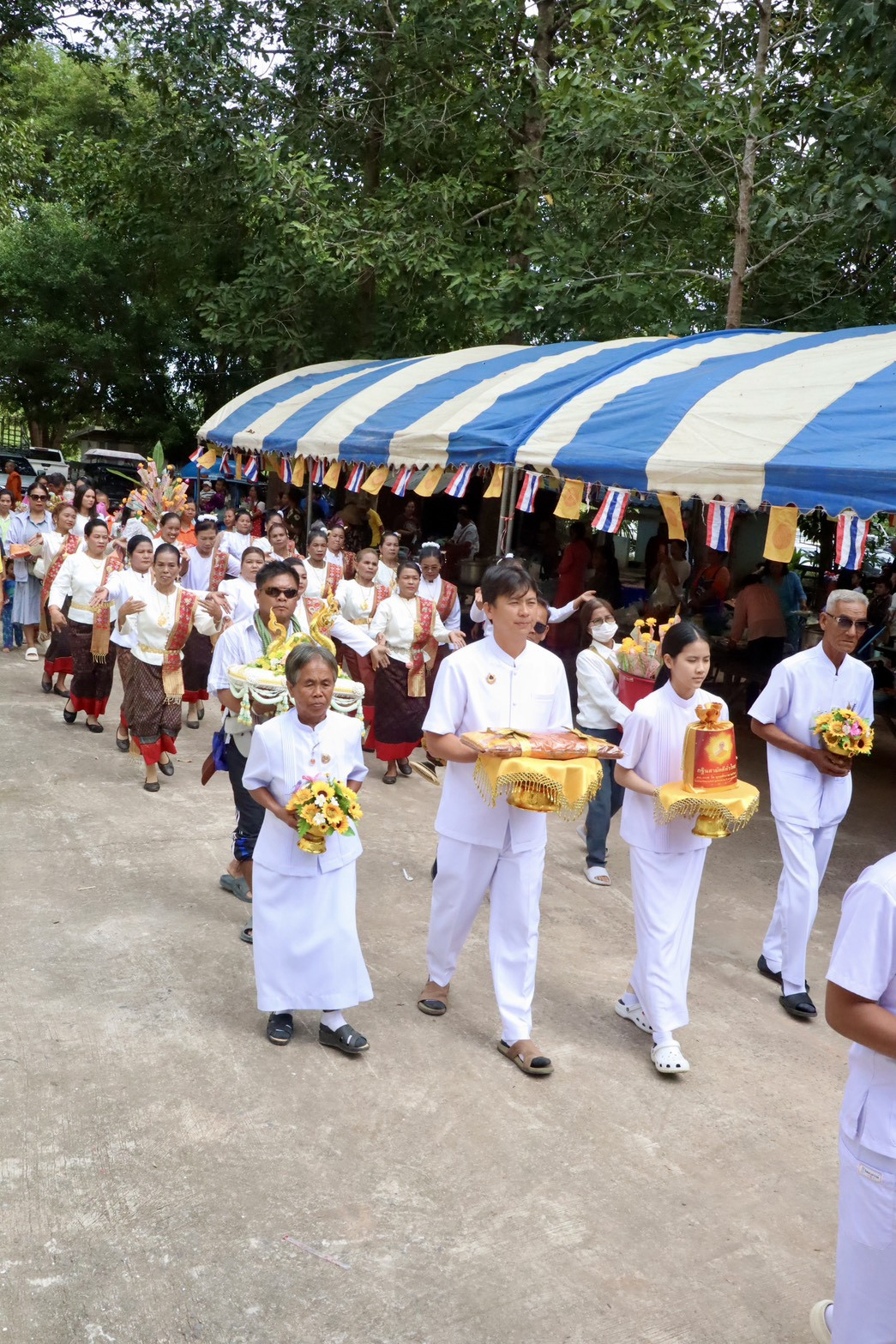 ภาพร่วมขบวนกฐินที่พักสงฆ์บ้านใหม่พัฒนา