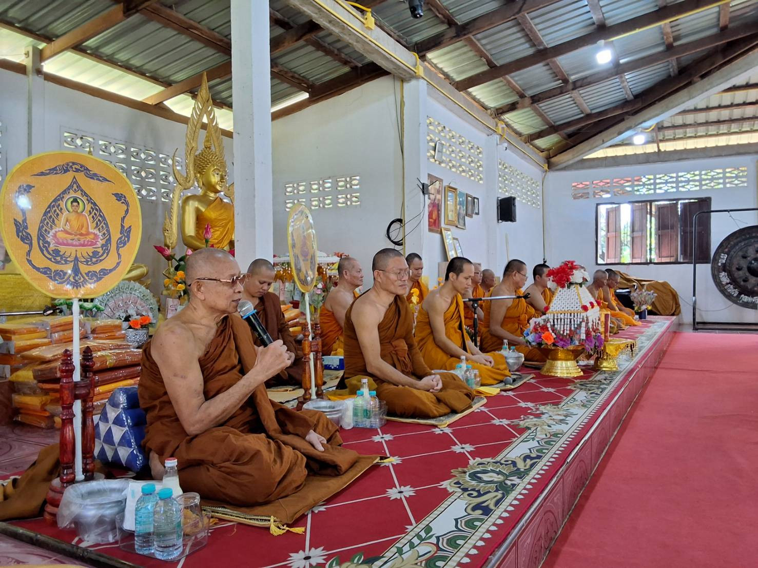 ภาพร่วมพิธีกรรมวัดโพธิ์ศรี