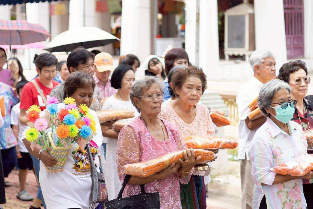 ภาพร่วมพิธีกรรมวัดหนองโดน