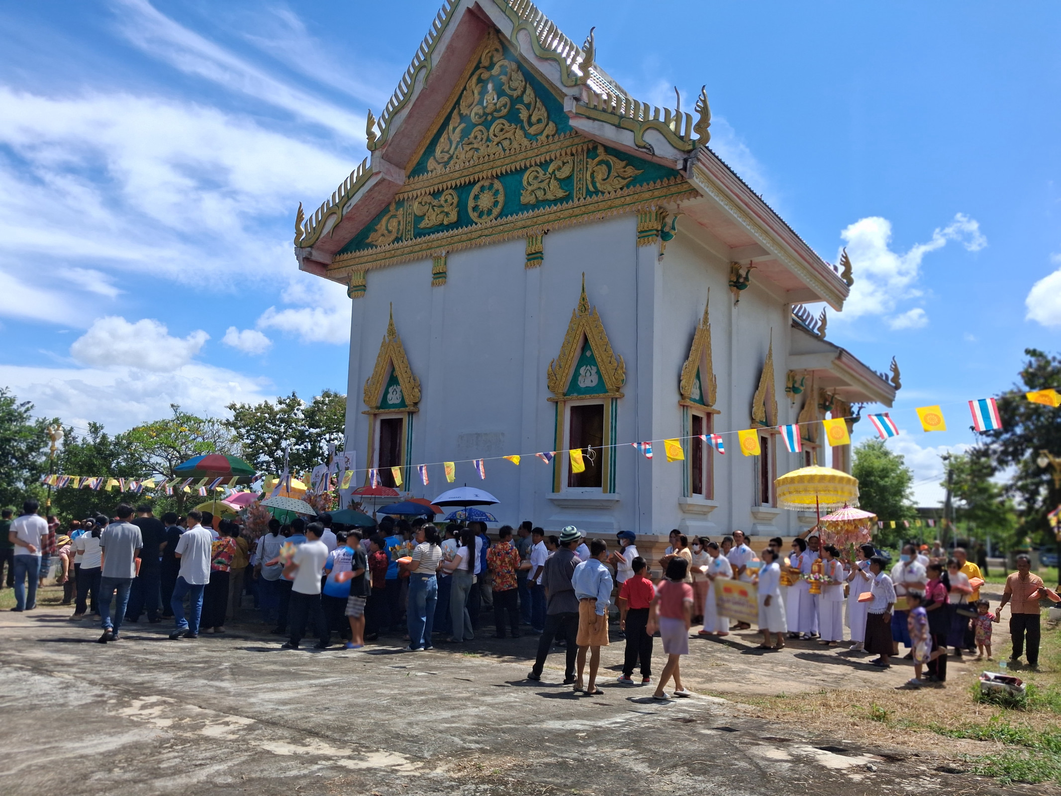 ภาพร่วมพิธีกรรมวัดห้วยทรายทอง