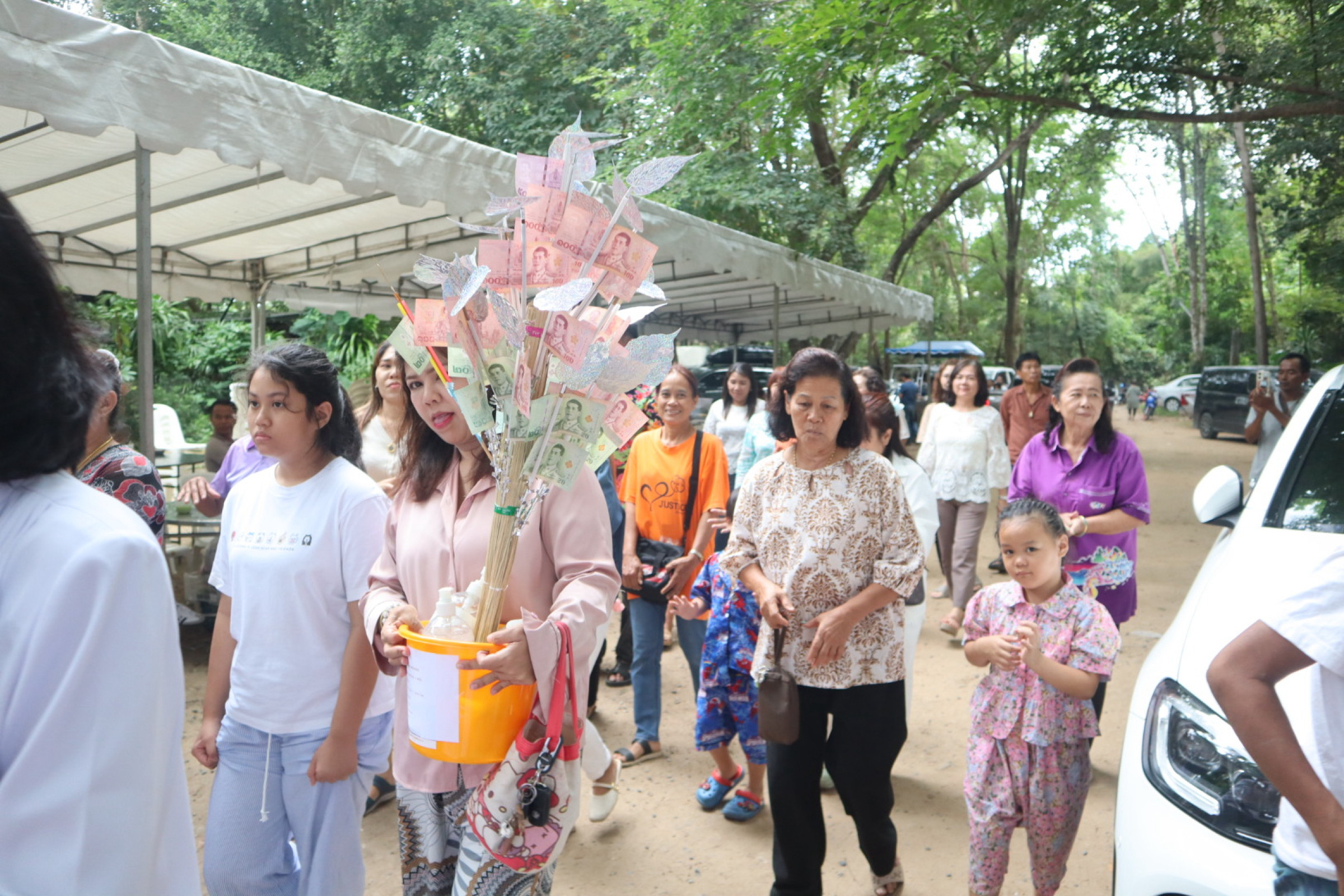 ภาพร่วมพิธีกรรมสำนักสงฆ์เนินดินแดงแปลงห้า