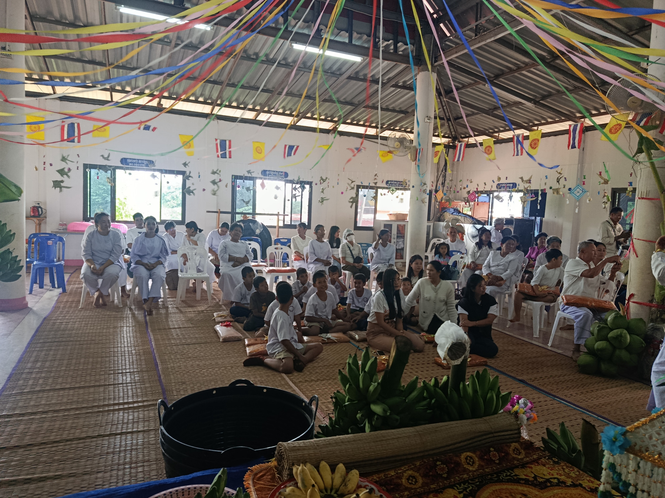 ภาพร่วมพิธีกรรมวัดคลองแจ้ง