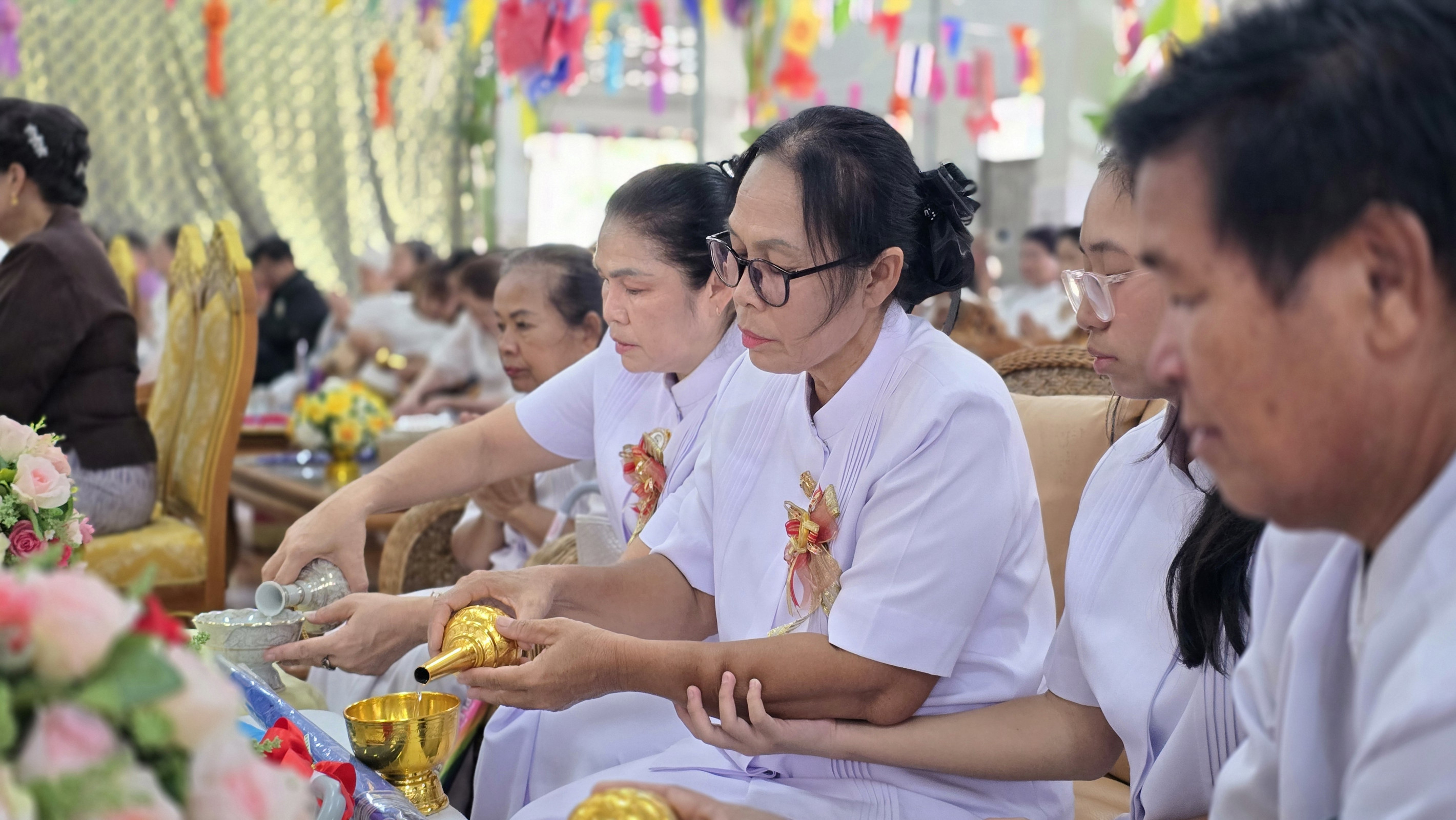 ภาพร่วมพิธีกรรมวัดคลองนารายณ์