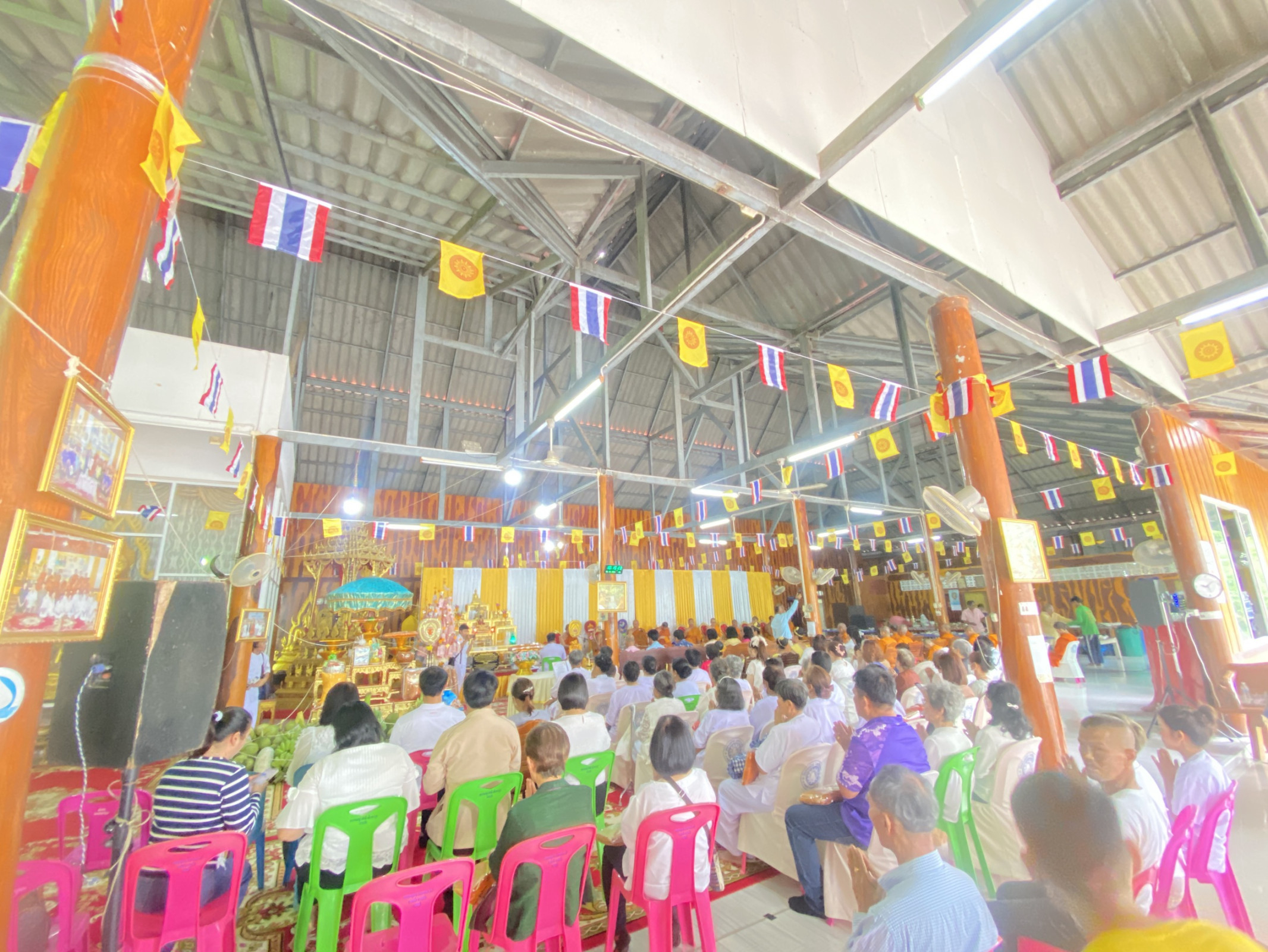 ภาพร่วมพิธีกรรมวัดรางม่วง