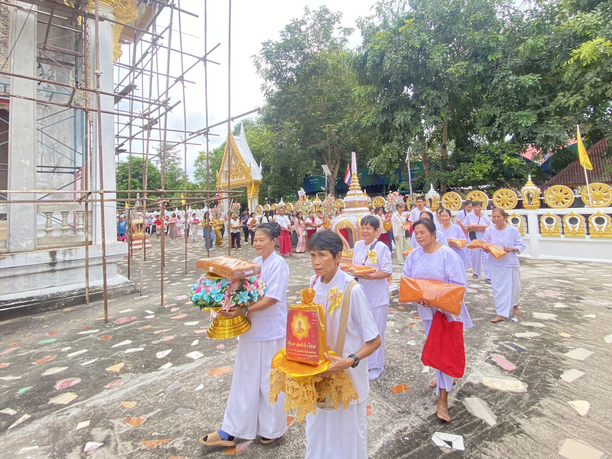 ภาพร่วมพิธีกรรมวัดรางม่วง