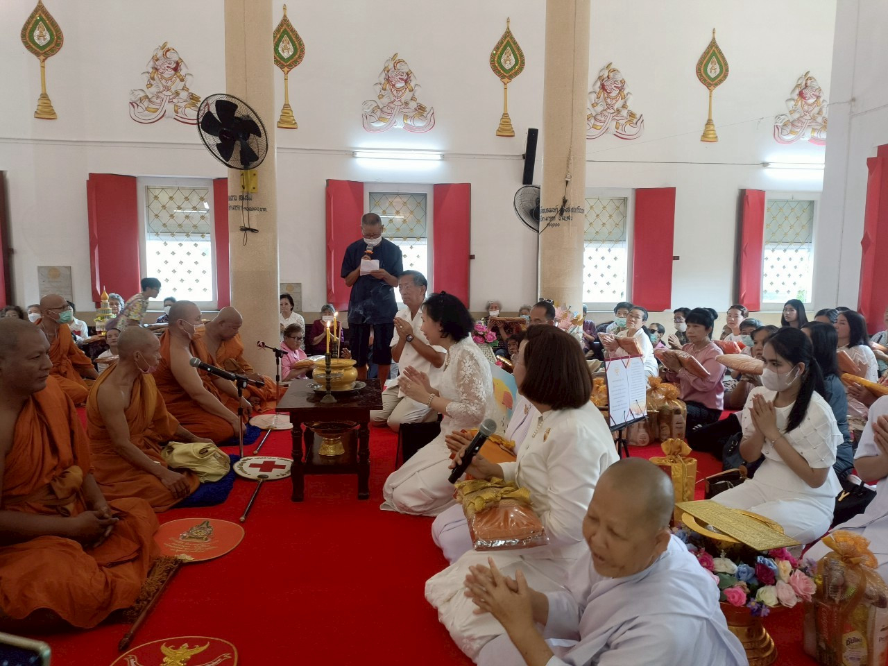 ภาพกล่าวคำถวายกฐินวัดราษฎร์นิยมธรรม