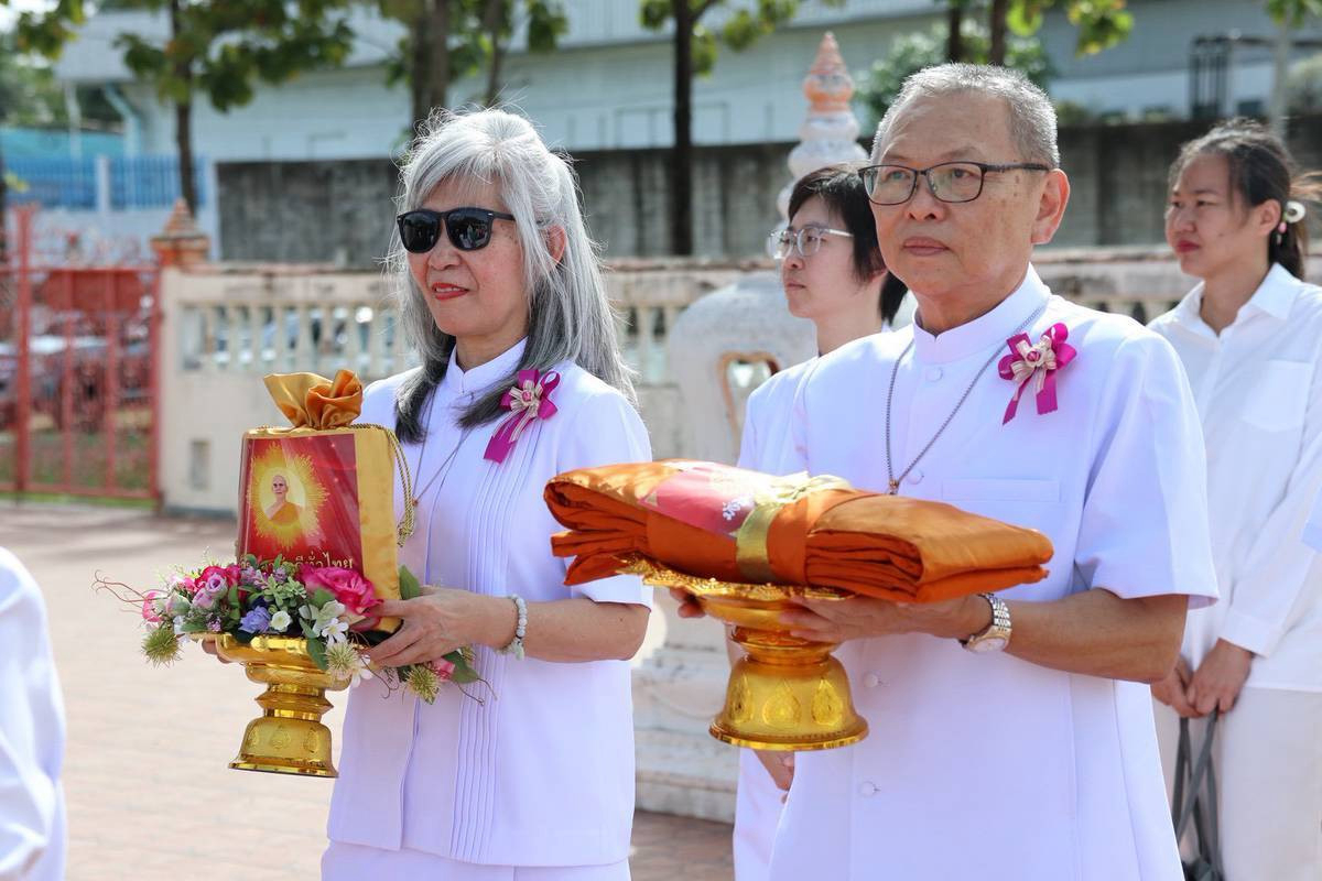 ภาพร่วมพิธีกรรมวัดหนองยายบู่