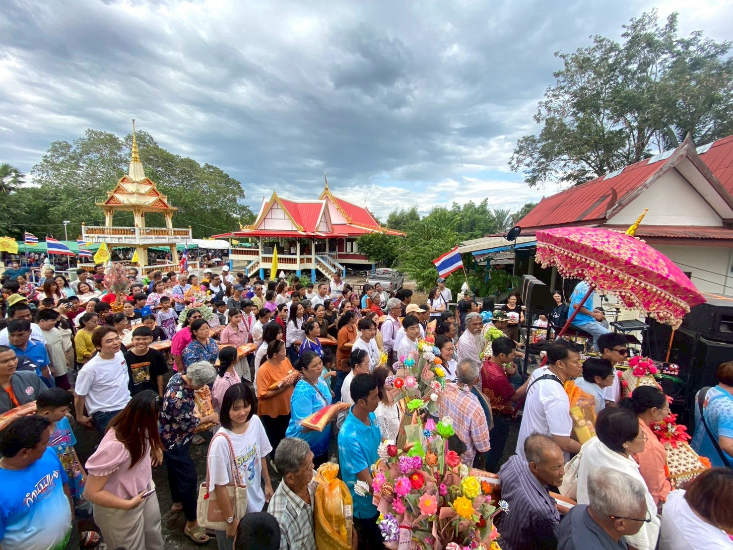 ภาพร่วมพิธีกรรมวัดเจ็ดเนิน