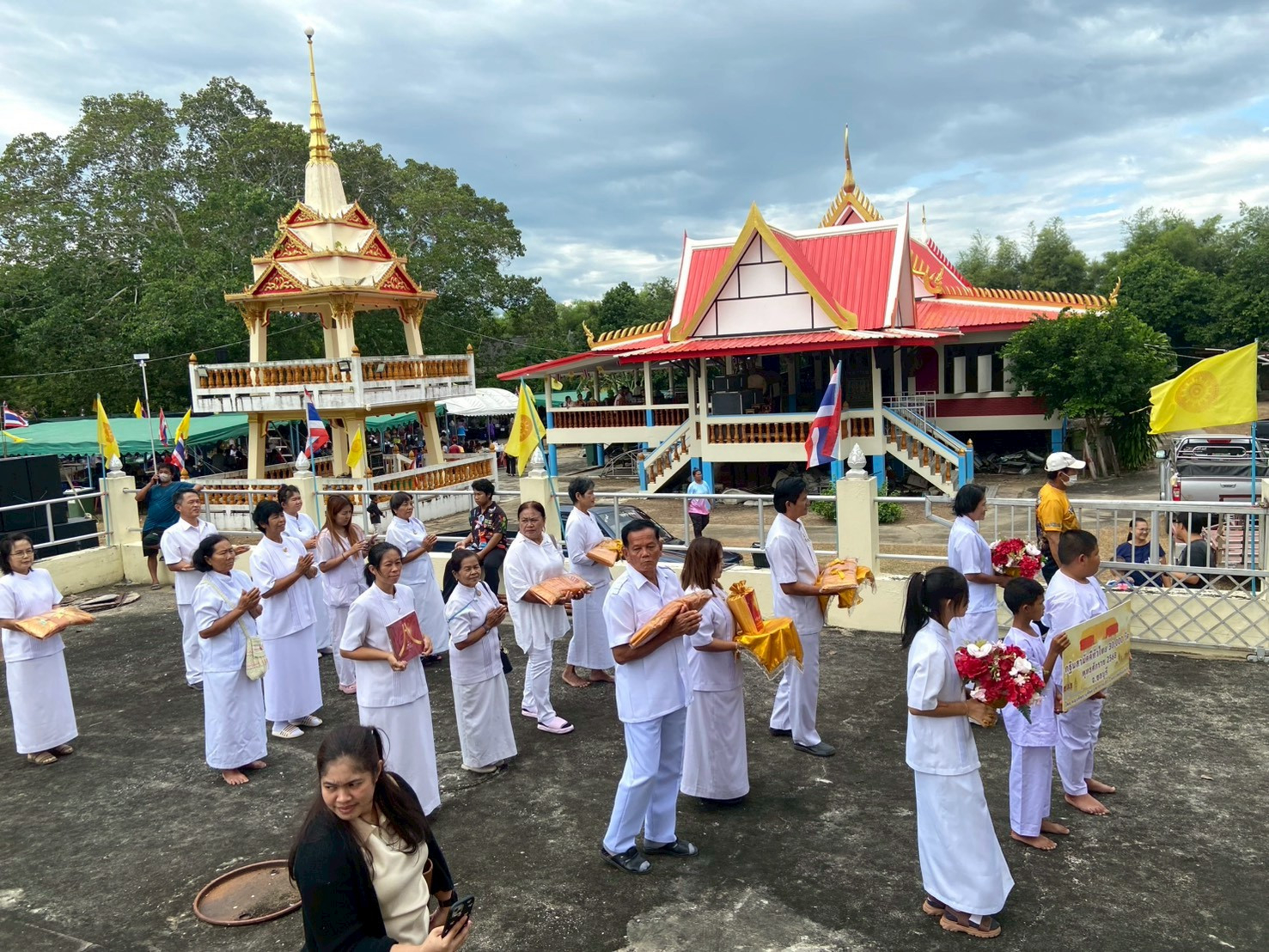 ภาพร่วมพิธีกรรมวัดเจ็ดเนิน