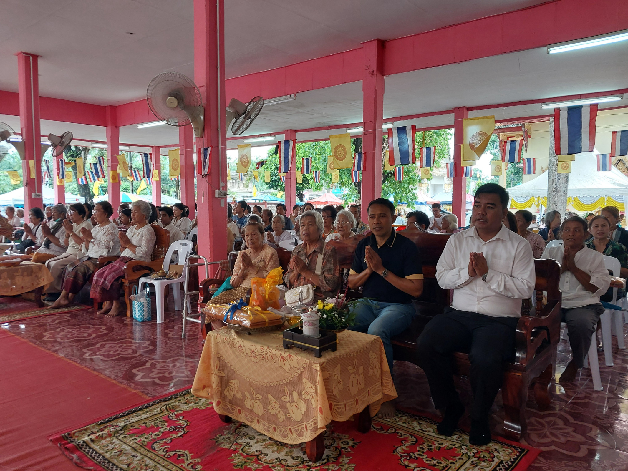 ภาพร่วมพิธีกรรมวัดสระไคร