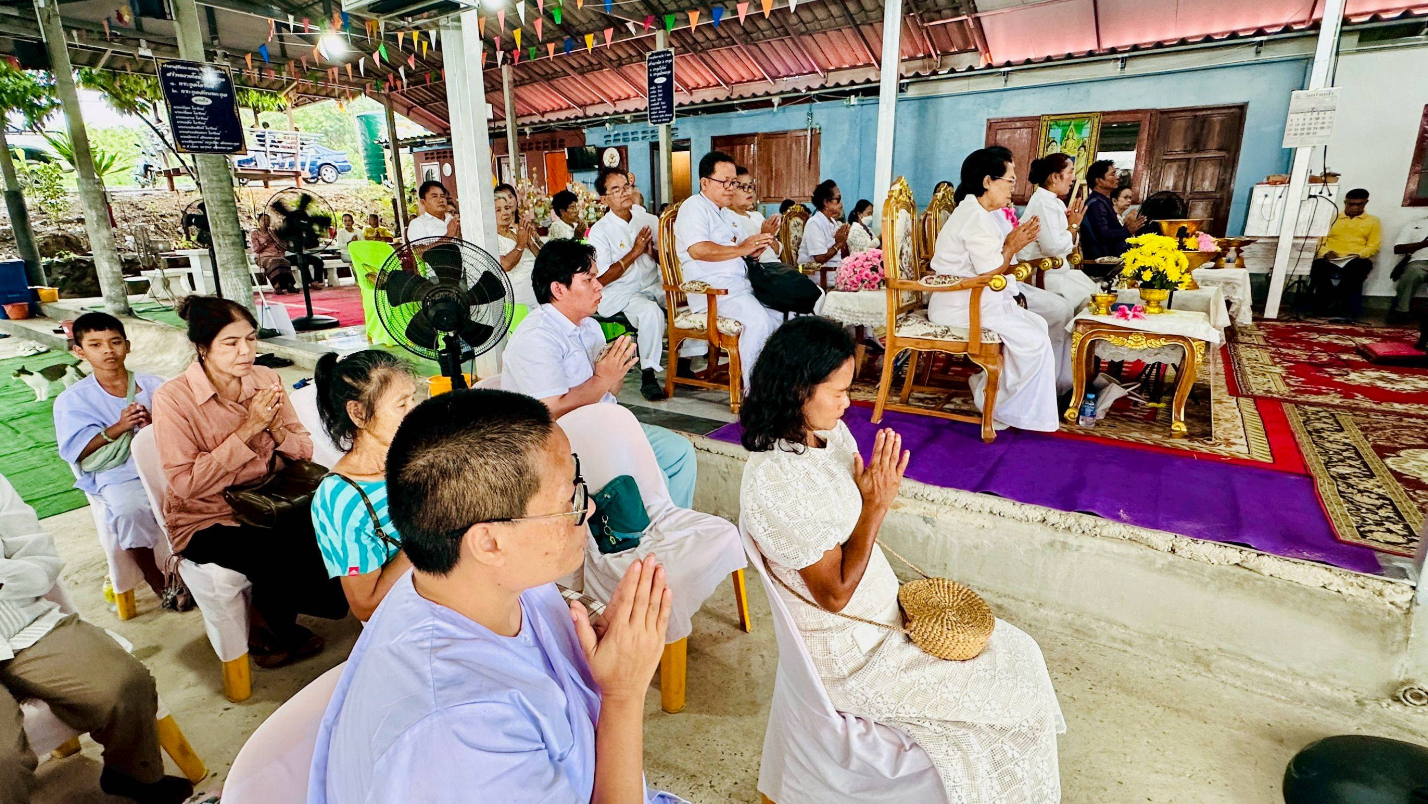 ภาพร่วมพิธีกรรมสถานที่ปฏิบัติสุธัมมะทานเจริญ