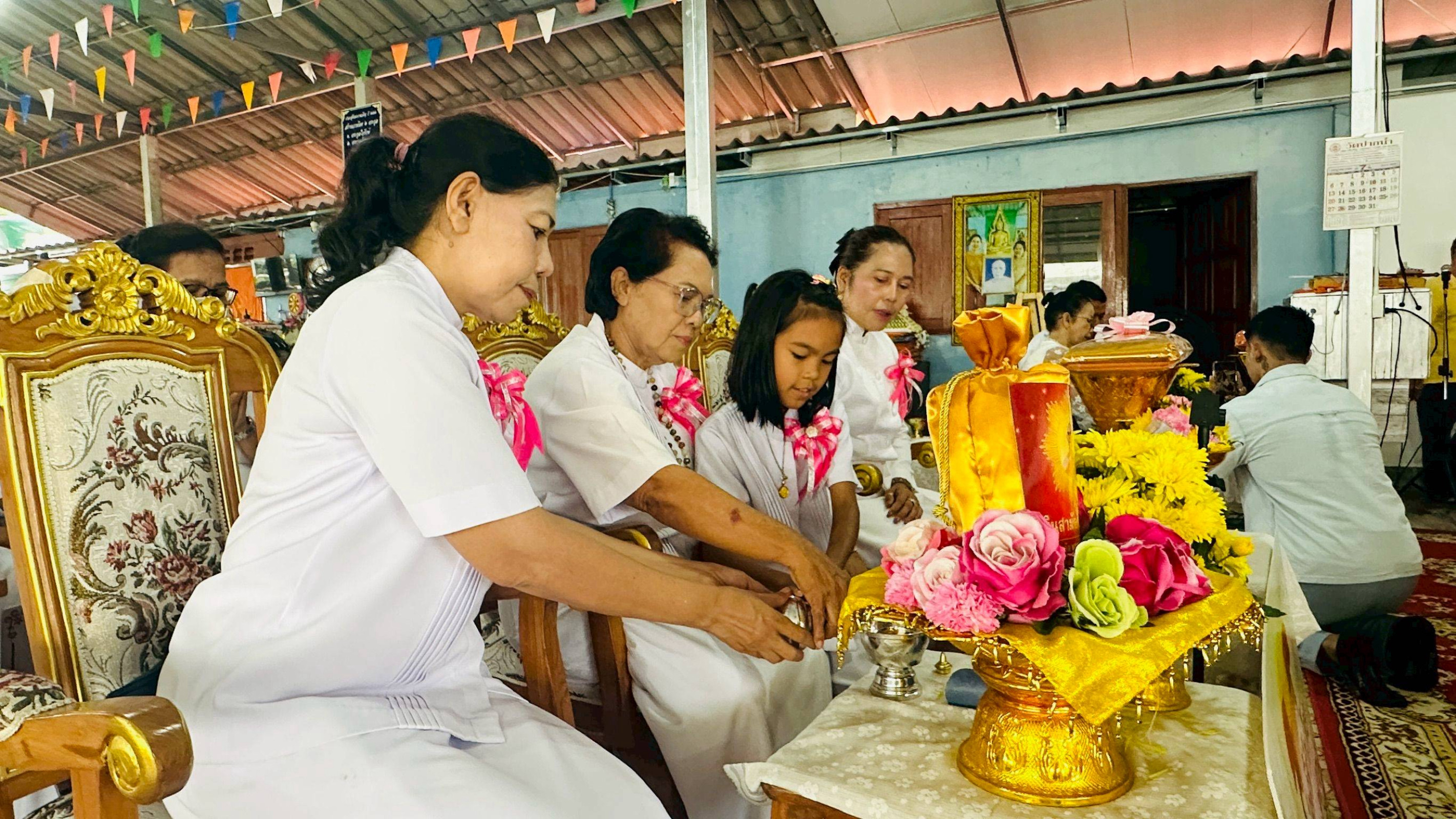 ภาพร่วมพิธีกรรมสถานที่ปฏิบัติสุธัมมะทานเจริญ
