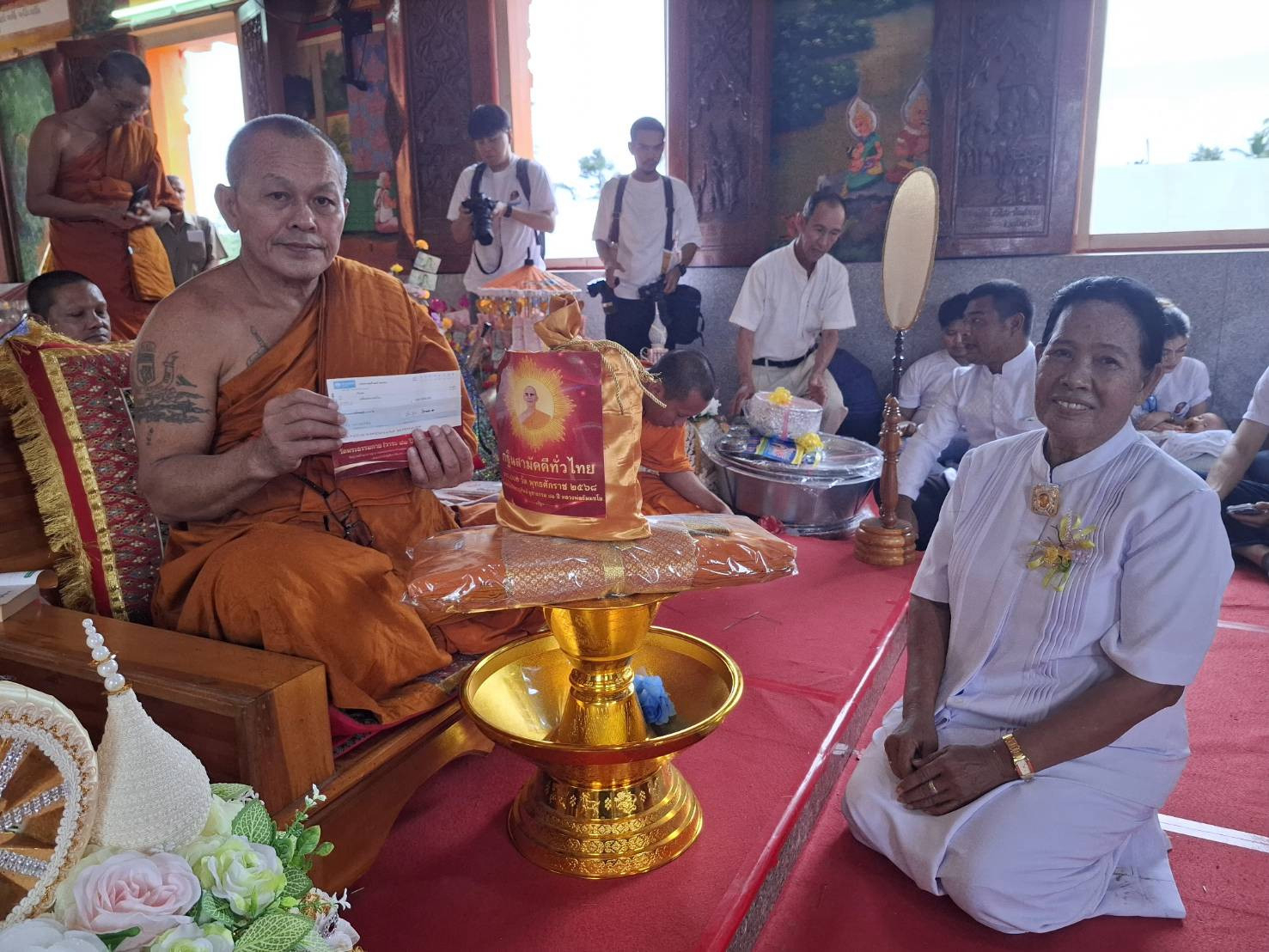 ภาพร่วมพิธีกรรมวัดเขานางเภา