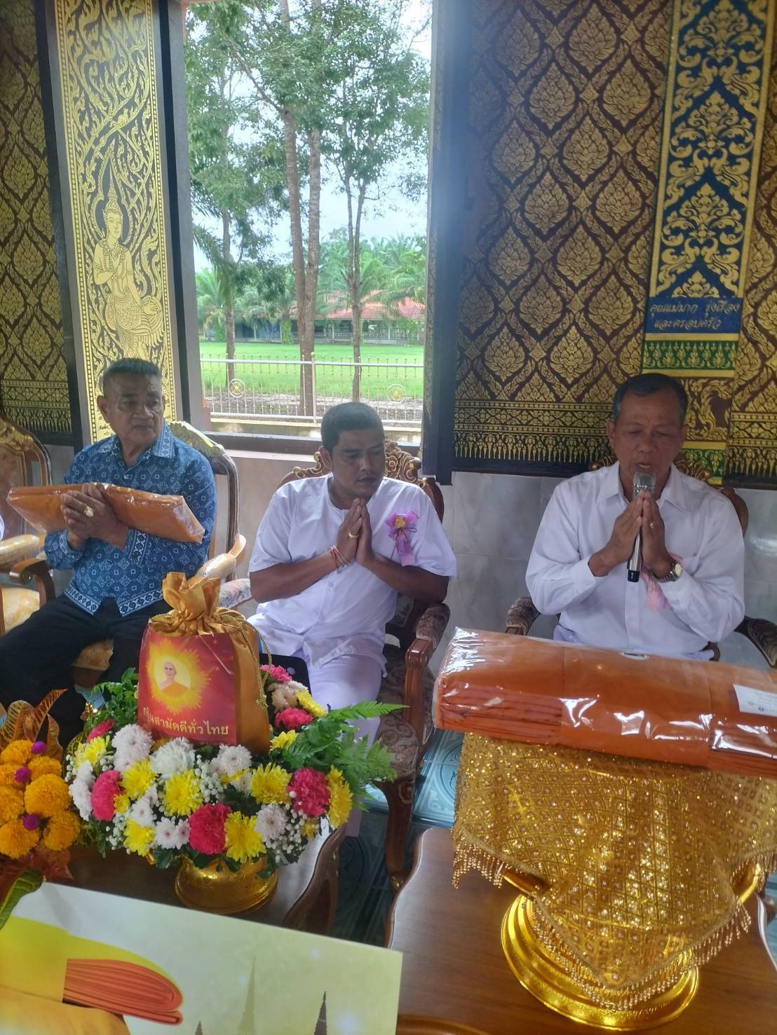 ภาพร่วมพิธีกรรมวัดไตรรัตนากร