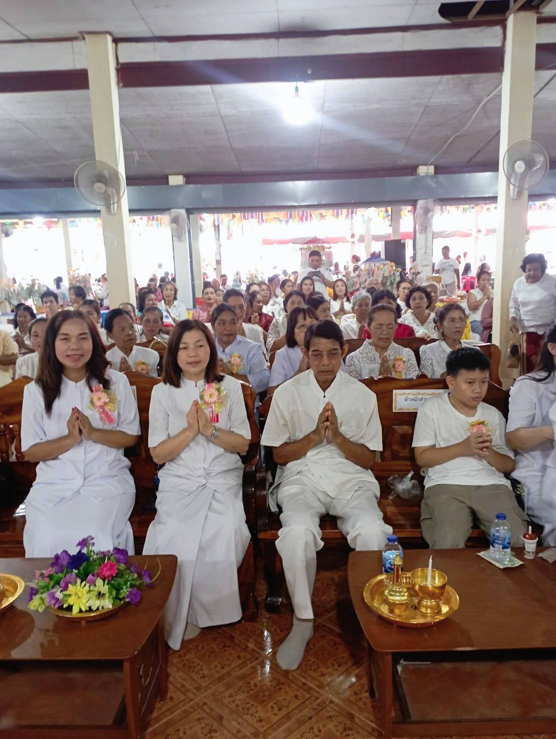 ภาพร่วมพิธีกรรมวัดธัญญาราม