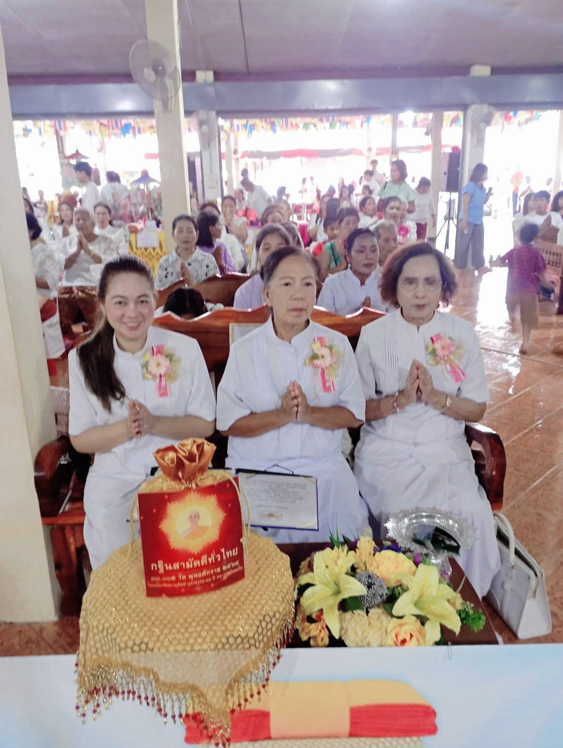 ภาพร่วมพิธีกรรมวัดธัญญาราม