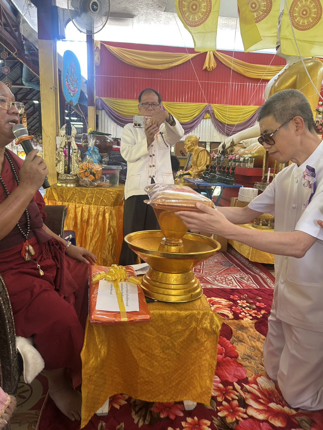 ภาพร่วมพิธีกรรมวัดทุ่งขี้เสือ