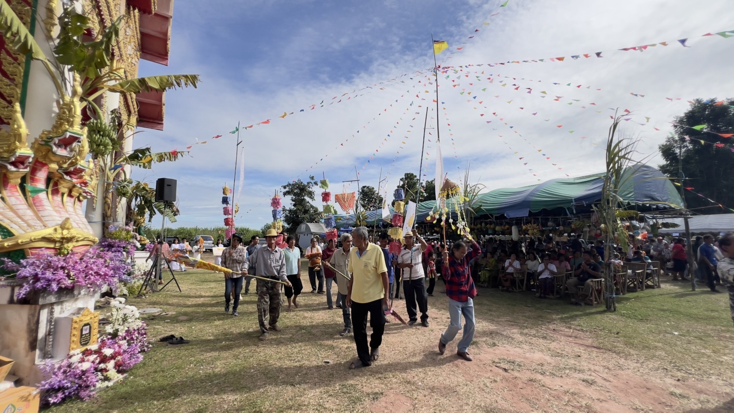 ภาพร่วมพิธีกรรมวัดบ้านแข้วนาราม