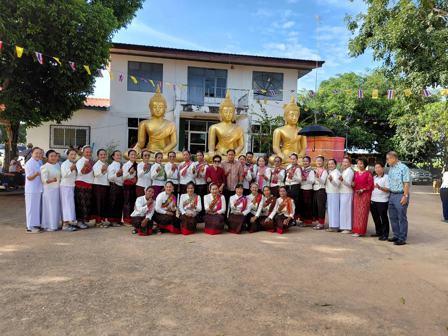 ภาพร่วมพิธีกรรมวัดพูลทรัพย์ลาดใหญ่