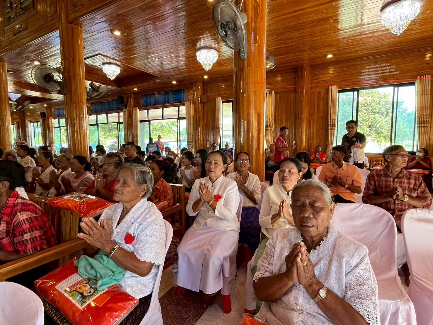 ภาพร่วมพิธีกรรมวัดโนนเชือก