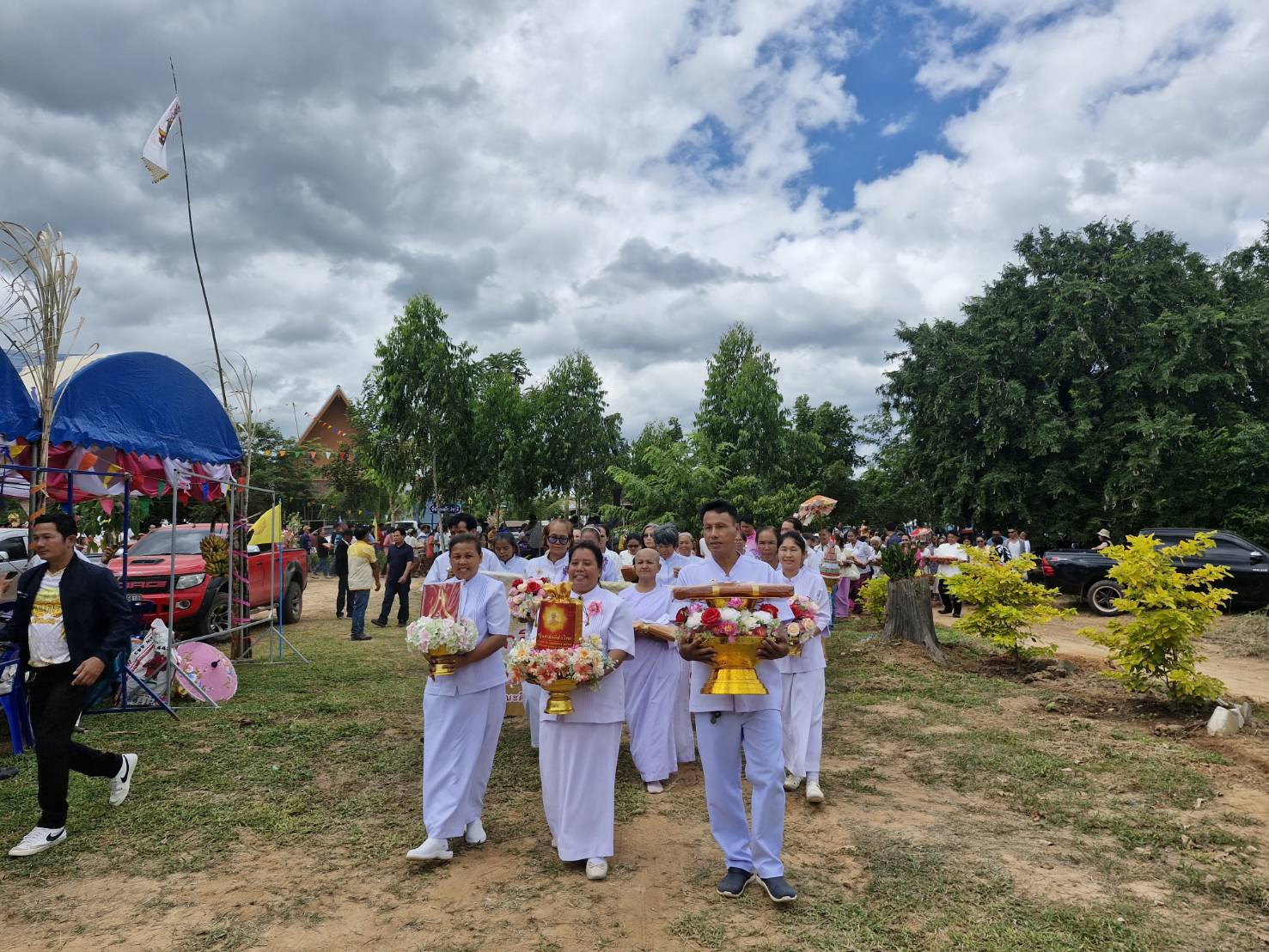 ภาพร่วมขบวนกฐินที่พักสงฆ์โชติชาติ