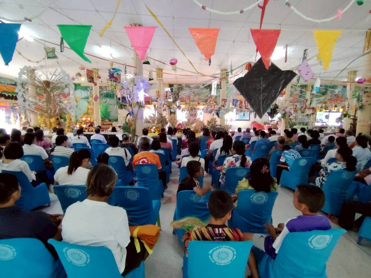 ภาพร่วมพิธีกรรมวัดหนองกระทุ่ม