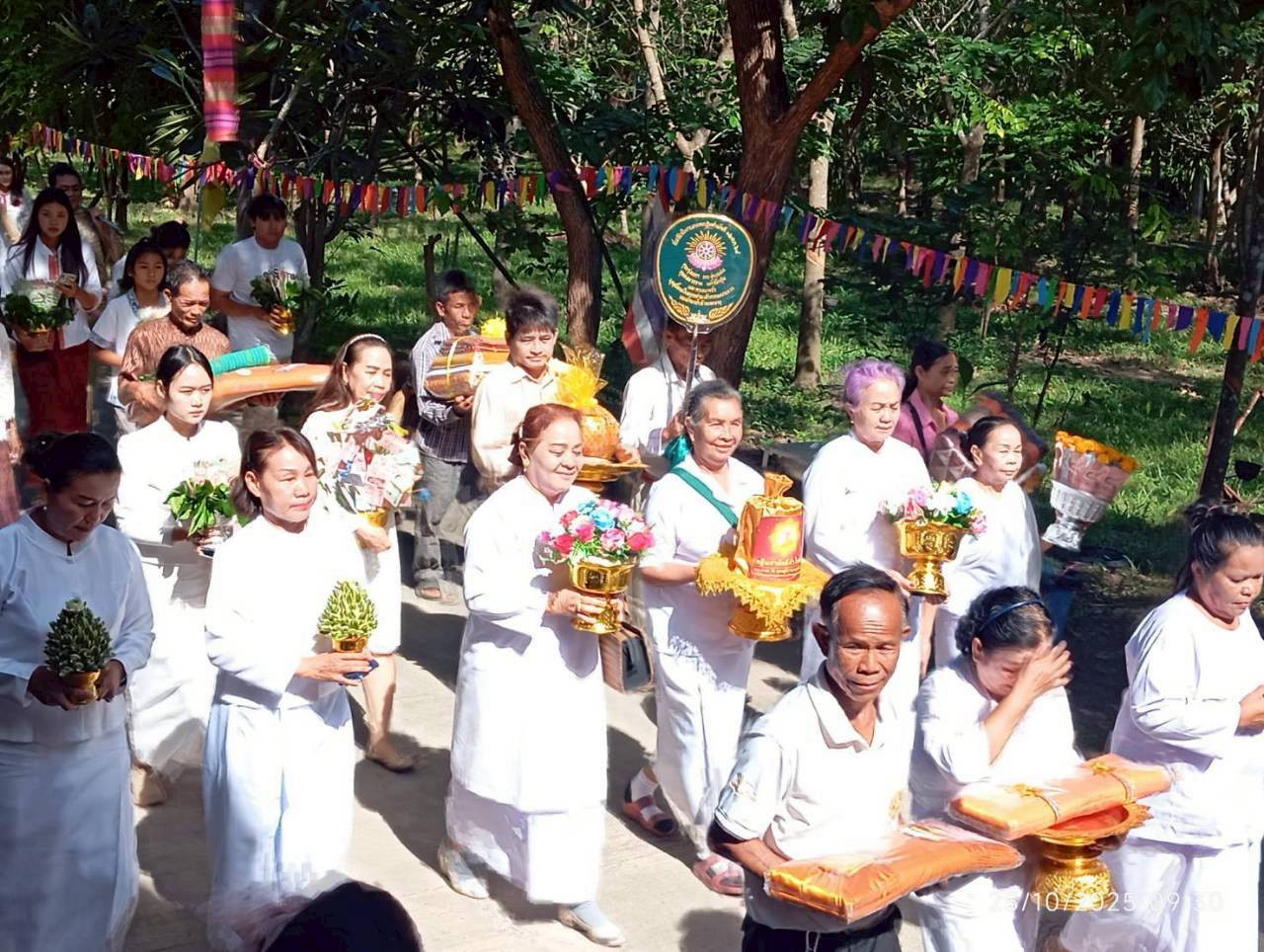 ภาพร่วมพิธีกรรมวัดศรีโคตรคีรี
