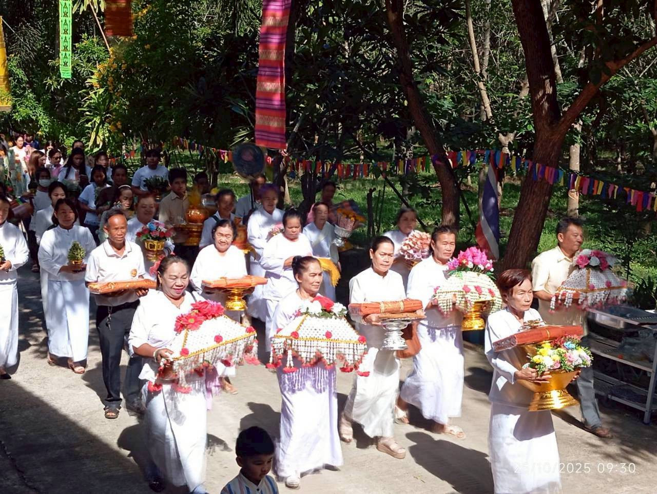 ภาพร่วมพิธีกรรมวัดศรีโคตรคีรี
