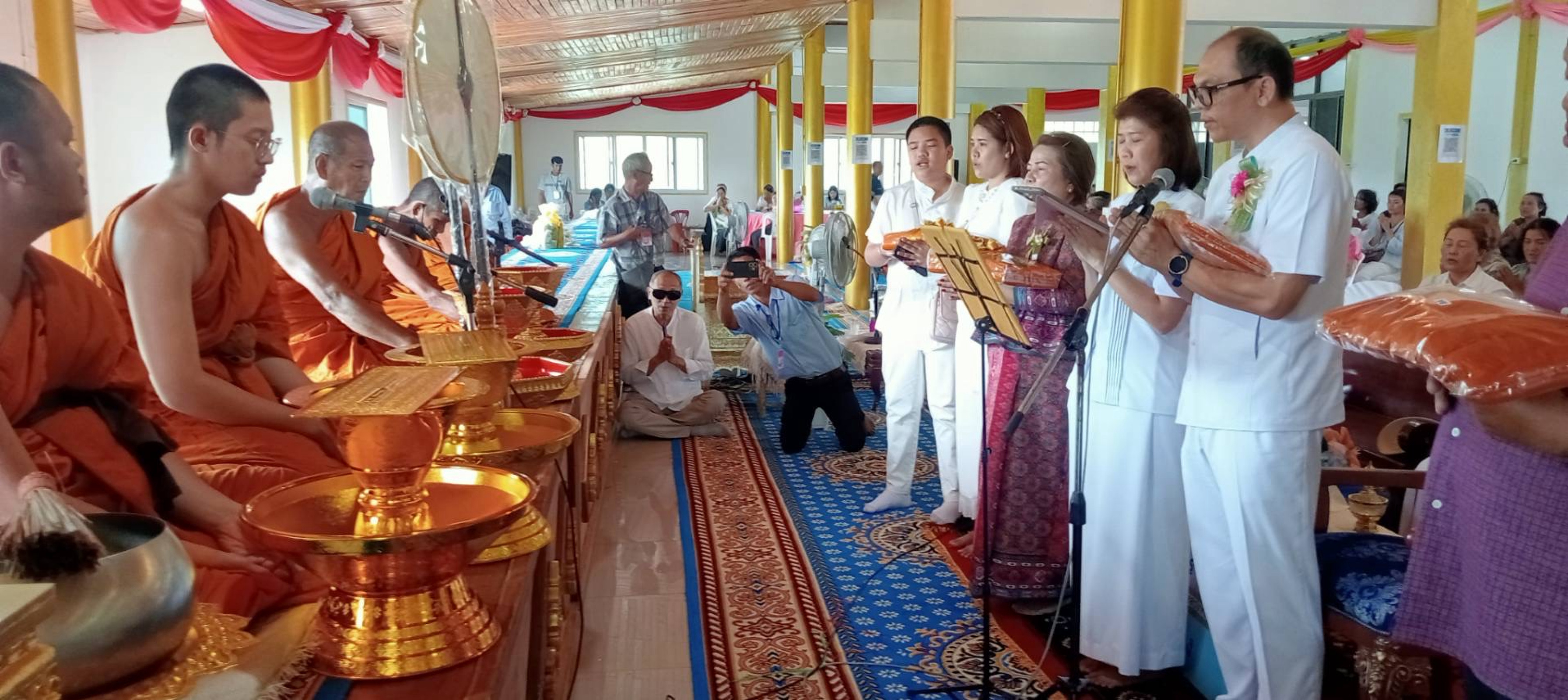 ภาพกล่าวคำถวายกฐินวัดหนองเอื้อง