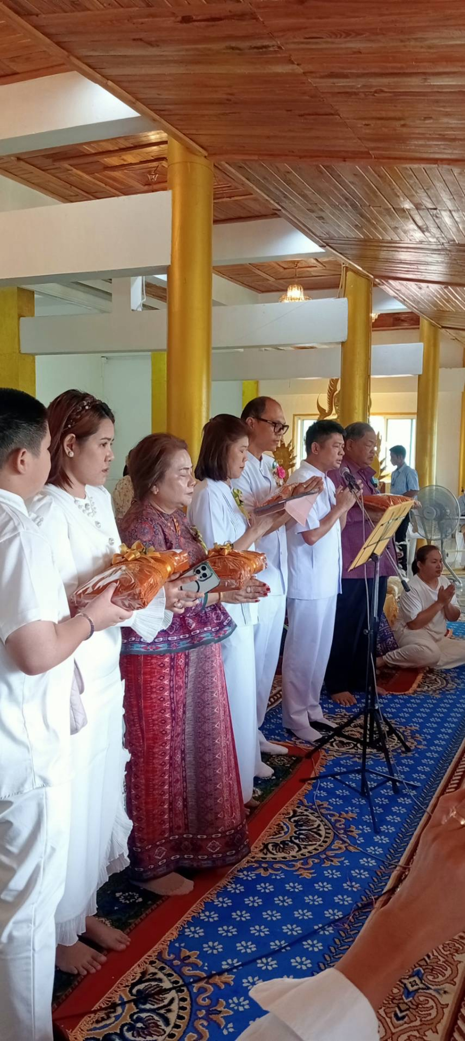 ภาพร่วมพิธีกรรมวัดหนองเอื้อง