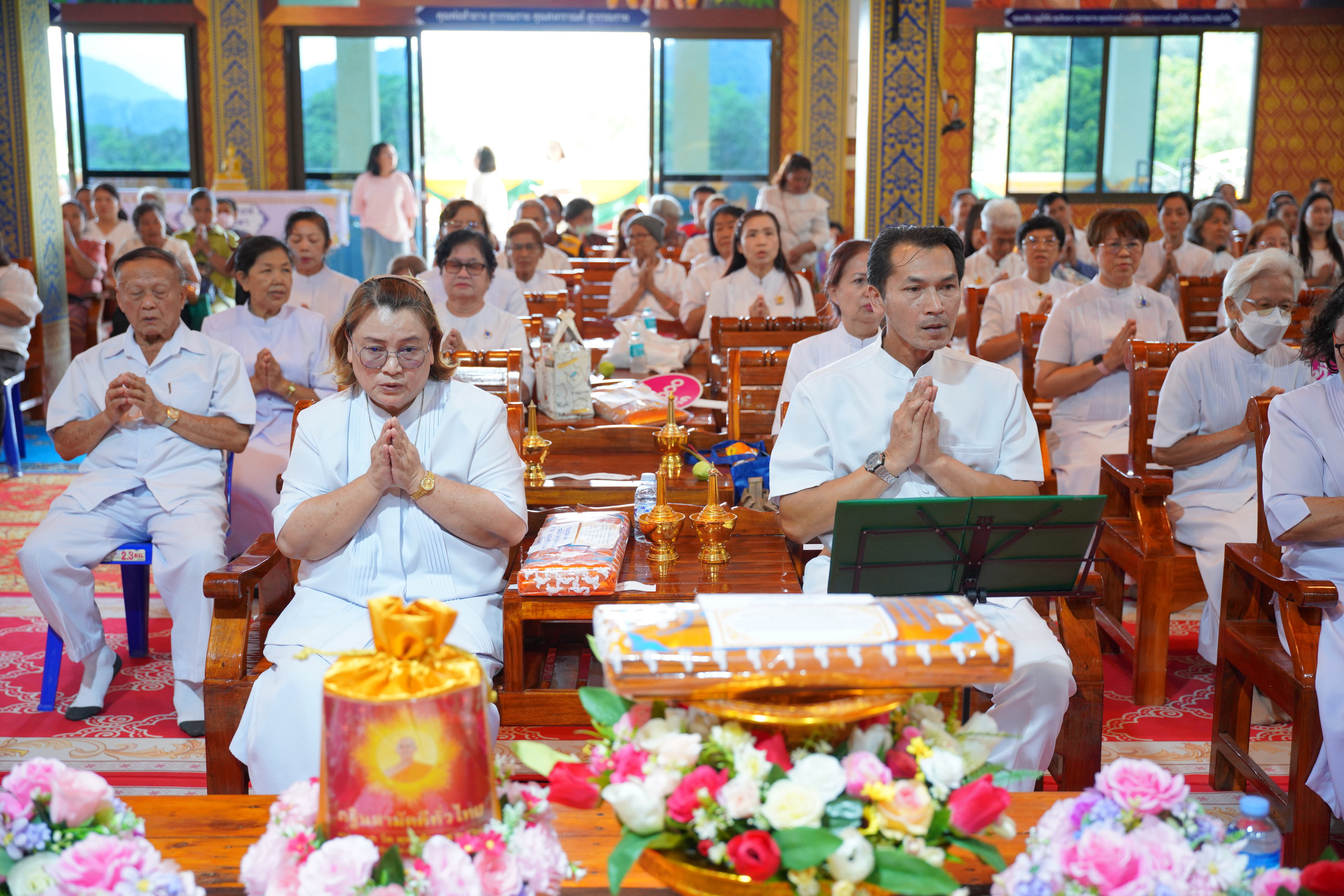 ภาพร่วมพิธีกรรมวัดเขาพระบาท