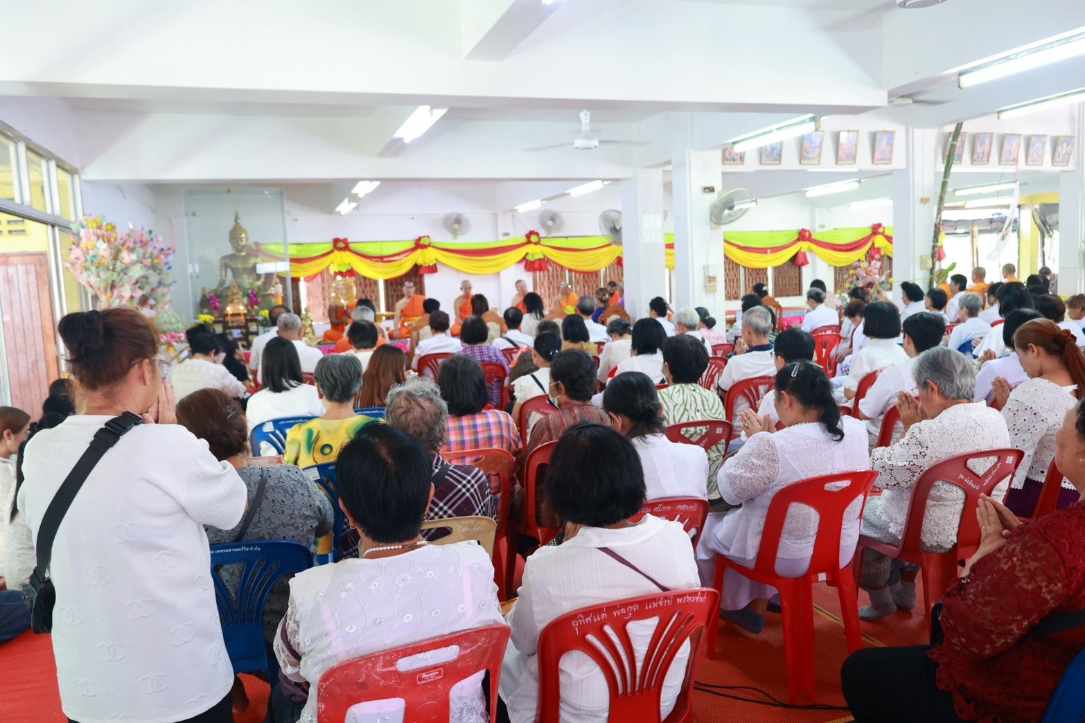 ภาพร่วมพิธีกรรมวัดตะล่อม