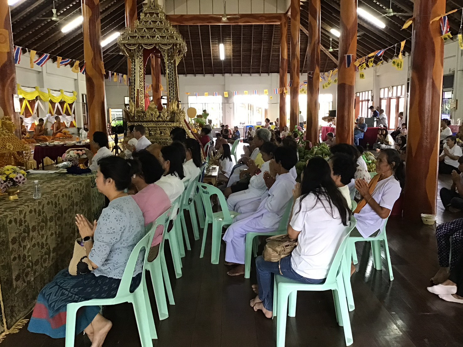 ภาพร่วมพิธีกรรมวัดดอนสว่าง