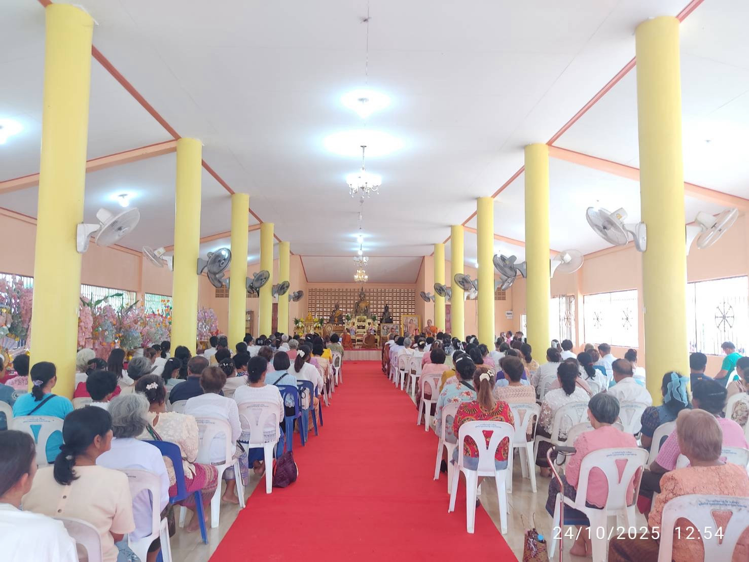 ภาพร่วมพิธีกรรมวัดห้วยเรือ