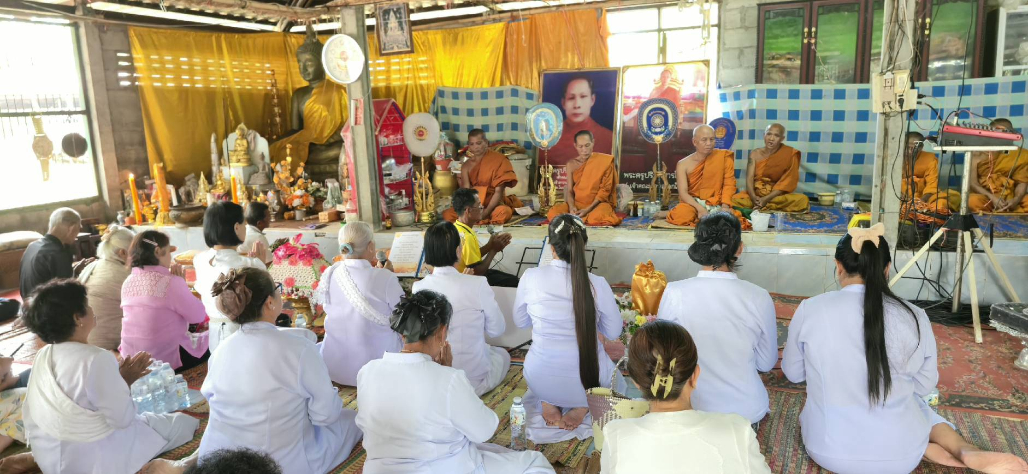 ภาพร่วมพิธีกรรมวัดป่าเทพมงคล