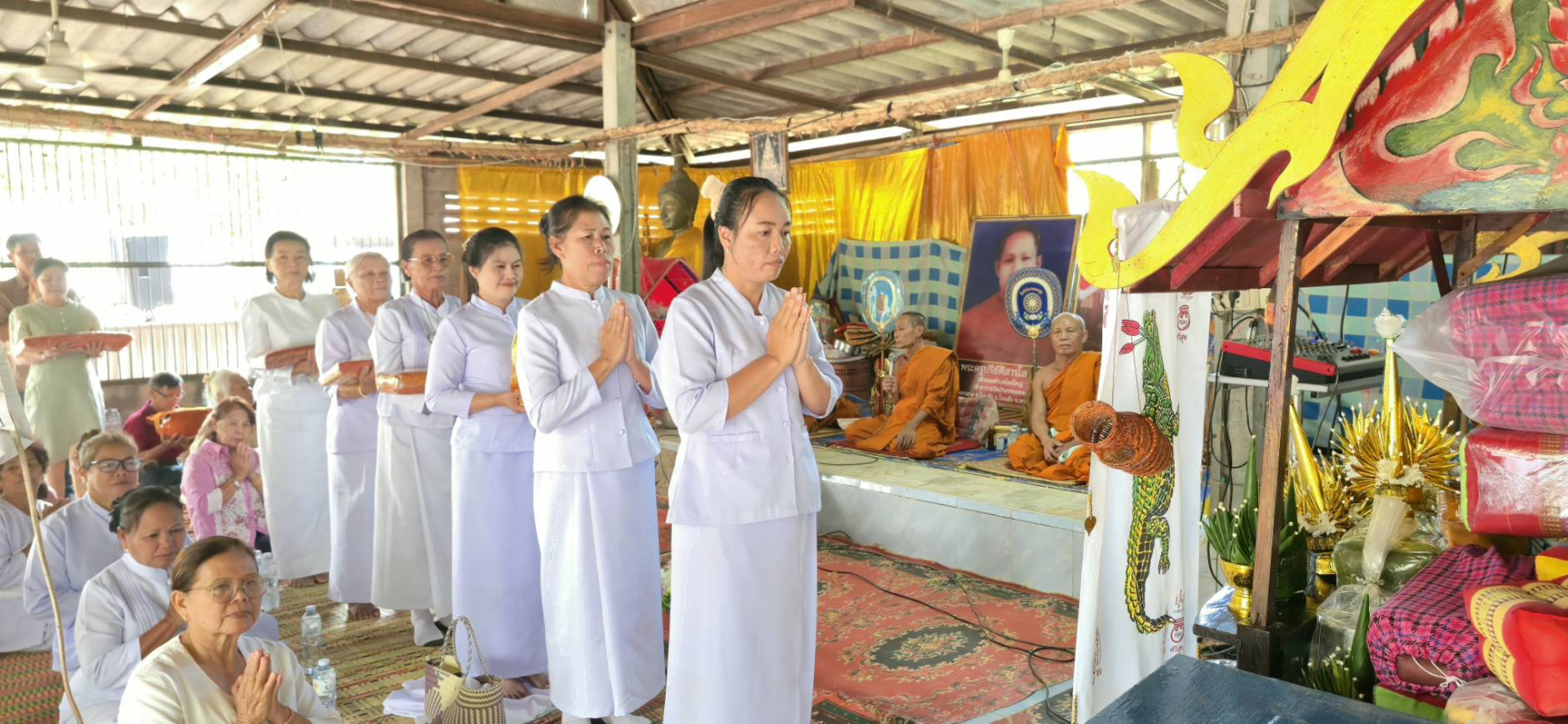 ภาพร่วมพิธีกรรมวัดป่าเทพมงคล