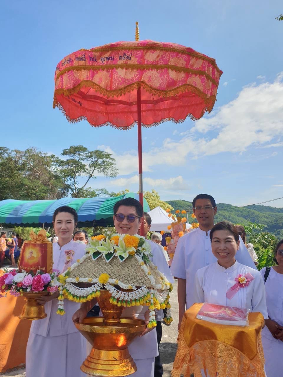 ภาพร่วมขบวนกฐินสำนักสงฆ์ตาดชัยศรี