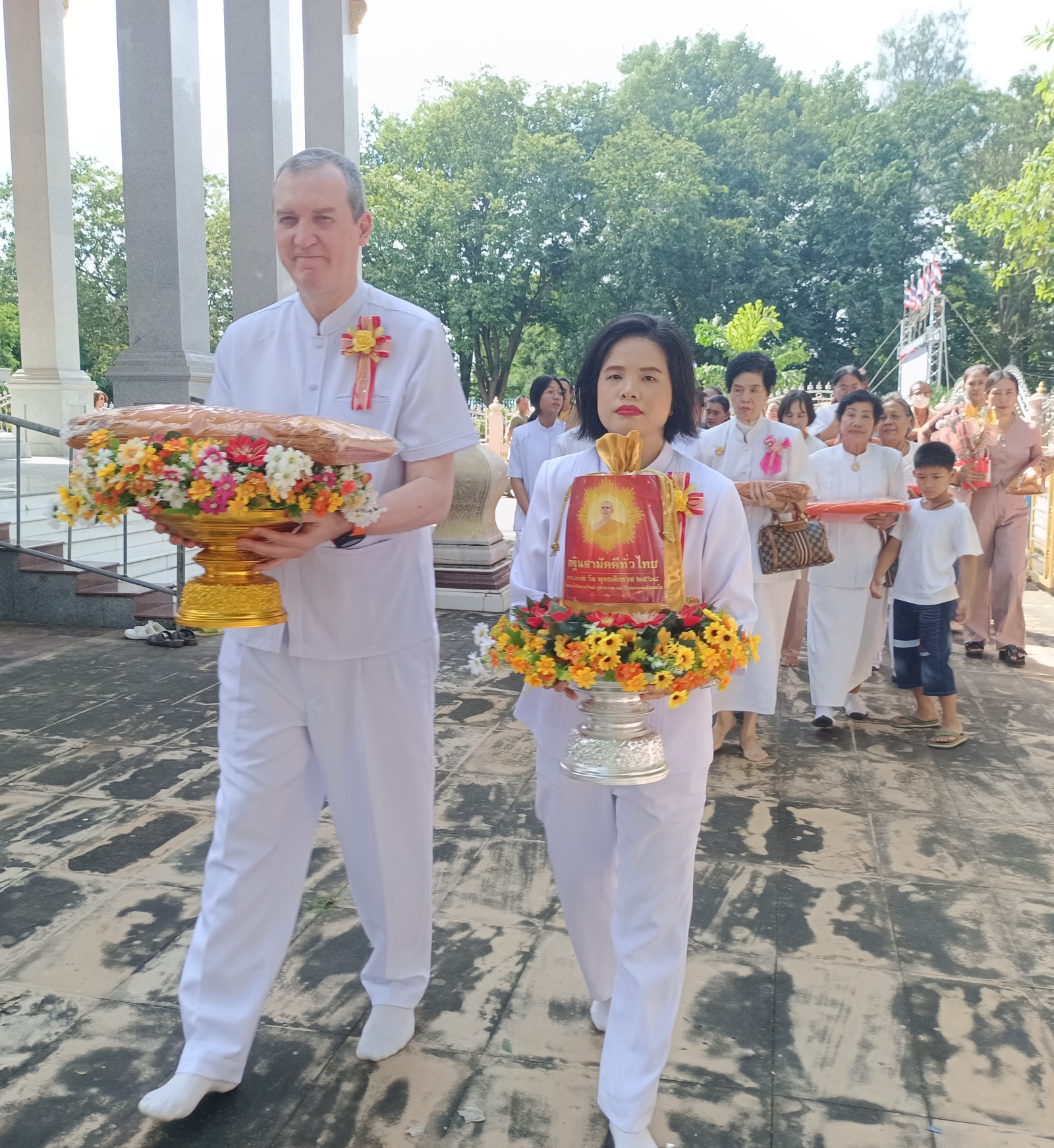ภาพร่วมขบวนกฐินวัดดอนชะเอม