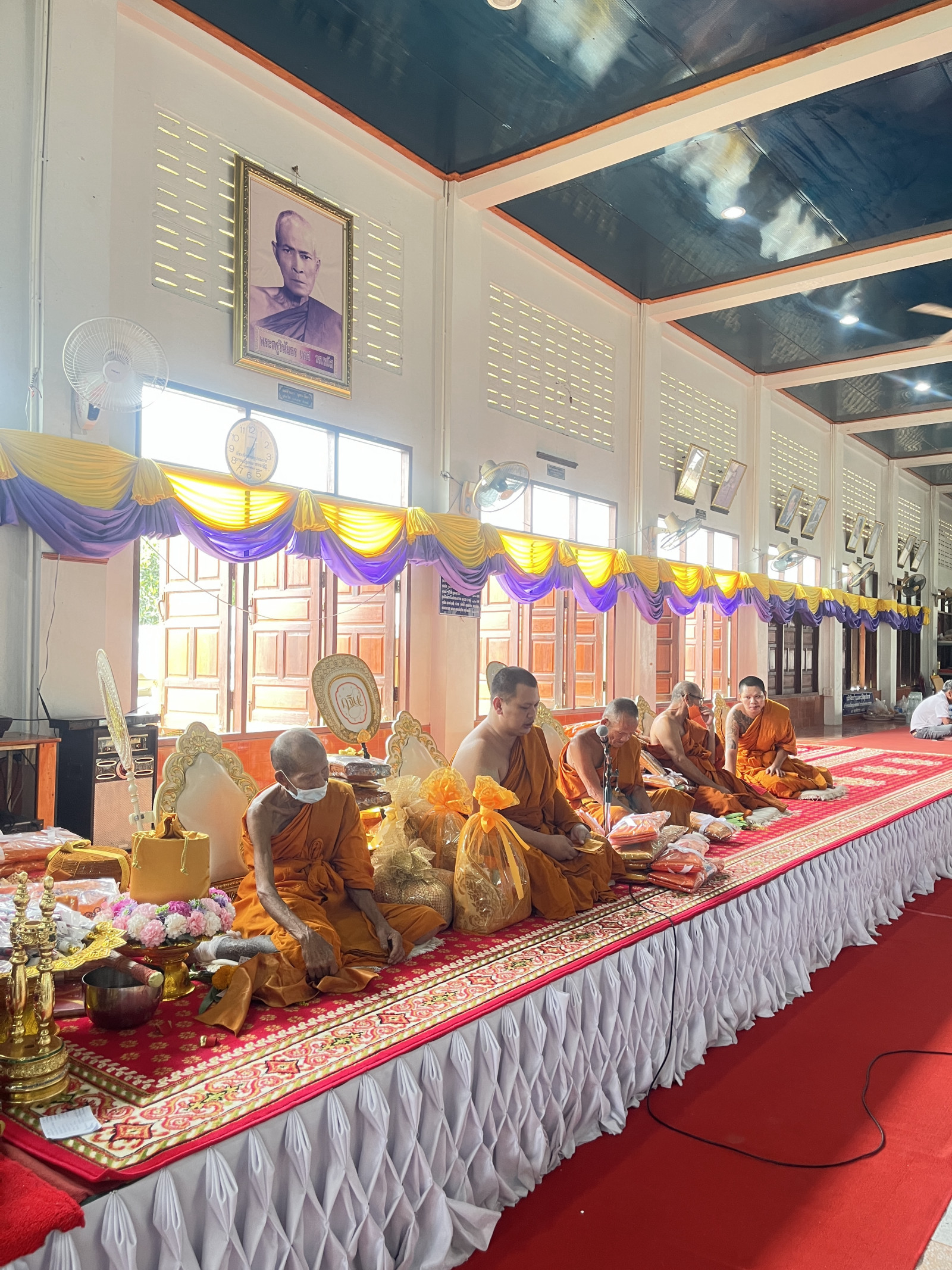 ภาพร่วมพิธีกรรมวัดหนองกระทุ่ม